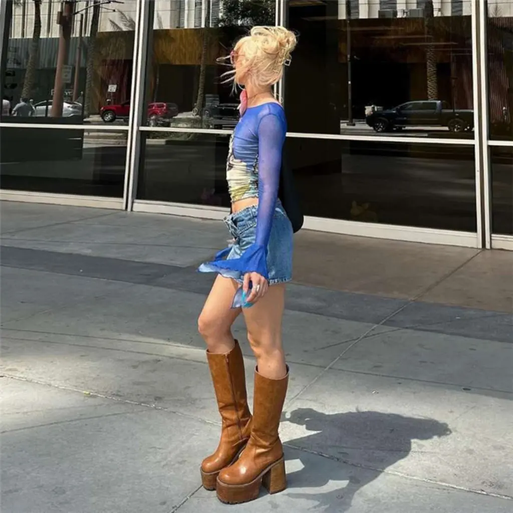 Женская облегающая футболка с длинным рукавом в европейском и американском стиле, летняя сексуальная футболка с принтом Spice Girls, с плечевым ремнем
Женская облегающая футболка с длинным рукавом в европейском и американском стиле, летняя сексуальная футболка с принтом Spice Girls, с плечевым ремнем