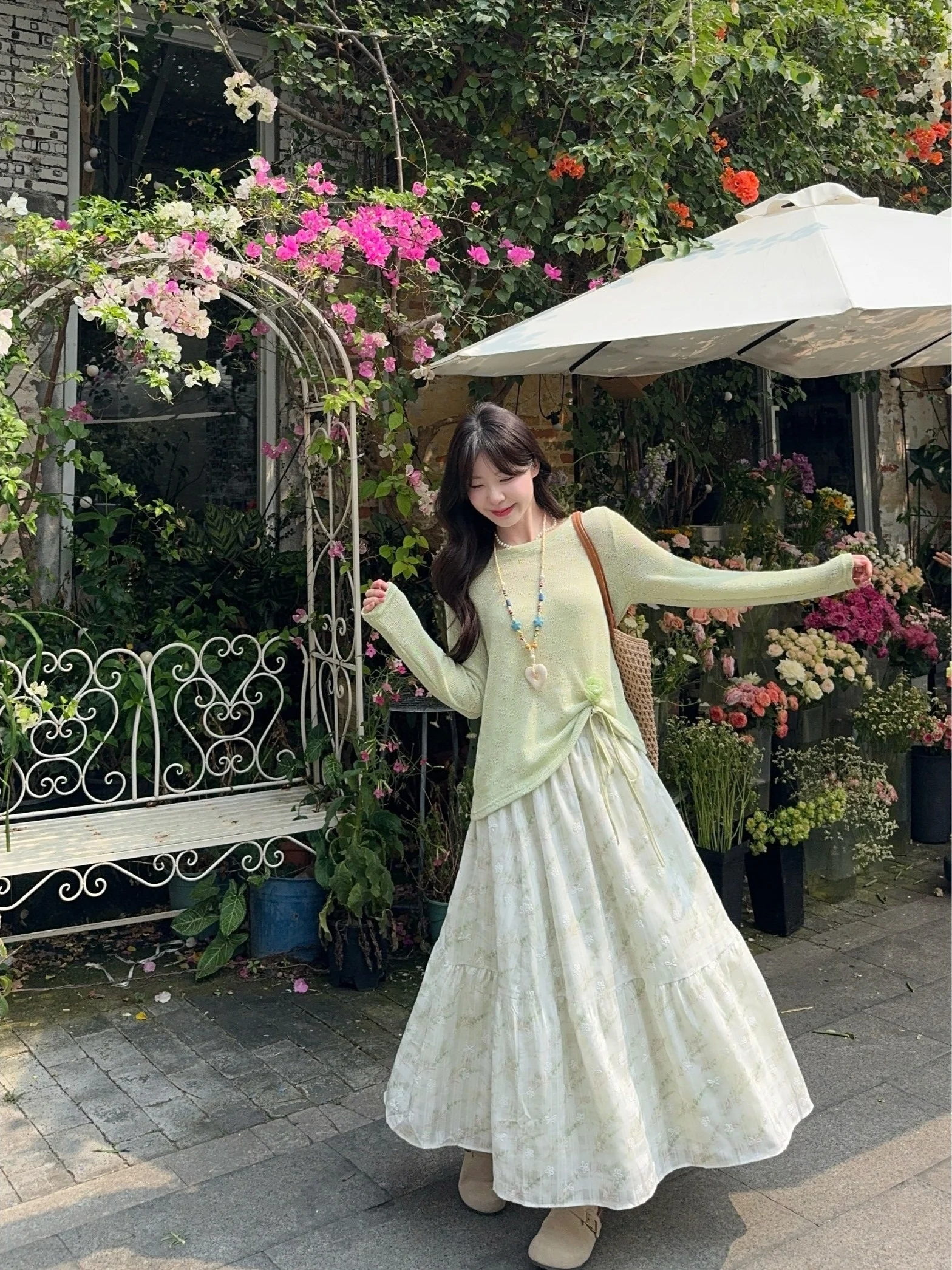 plus Size Anti-Aging Summer Set Women's Gentle Wind Versatile Long Sleeve Sun Protection Top Floral A-Line Skirt
plus Size Anti-Aging Summer Set Women's Gentle Wind Versatile Long Sleeve Sun Protection Top Floral A-Line Skirt