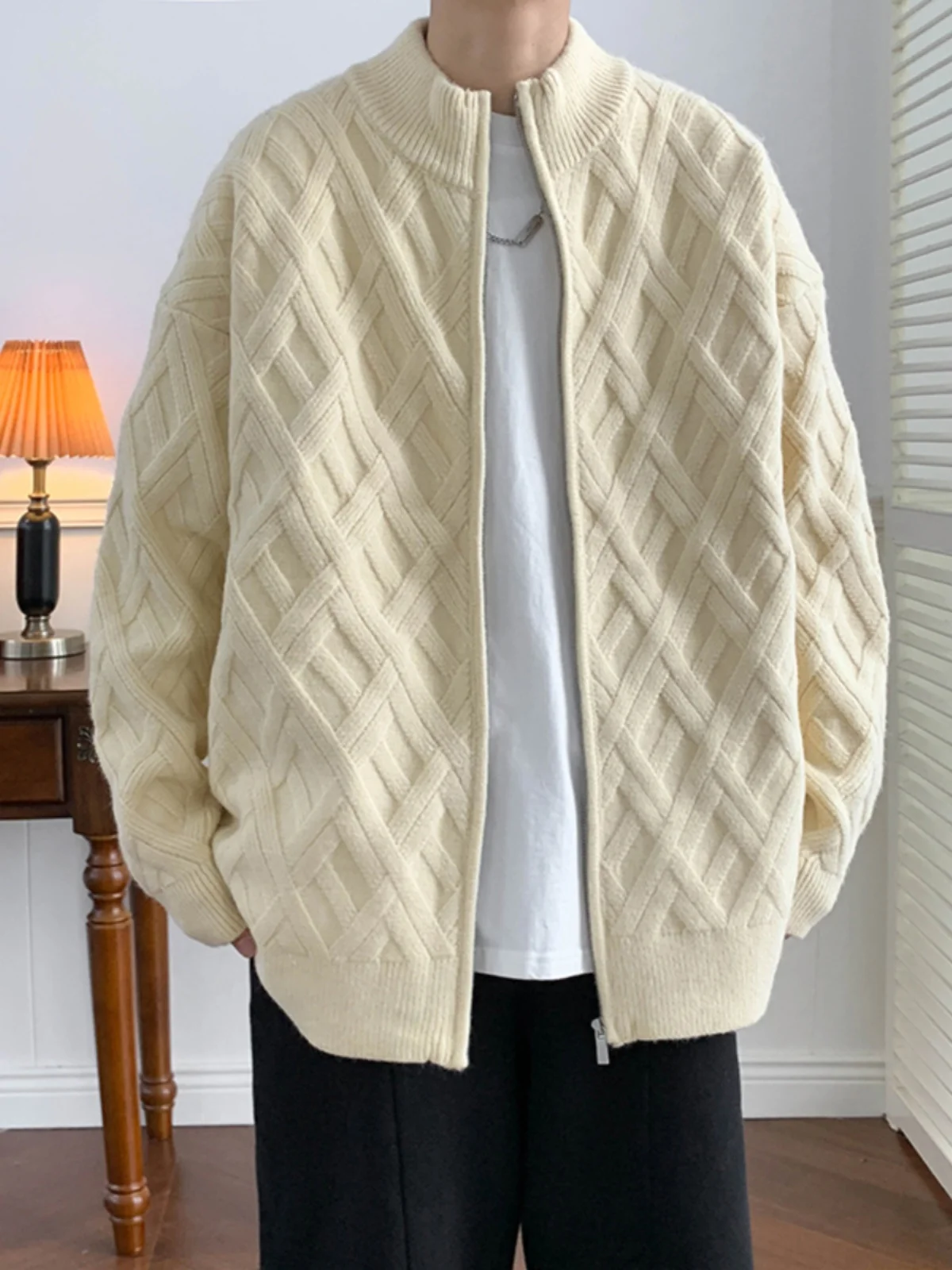 Sli Loose Men's Open Cardigan Knitwear Autumn 2024 Trendy High Collar Casual Long Sve Loose Fit Youthful Energy Sle
Sli Loose Men's Open Cardigan Knitwear Autumn 2024 Trendy High Collar Casual Long Sve Loose Fit Youthful Energy Sle