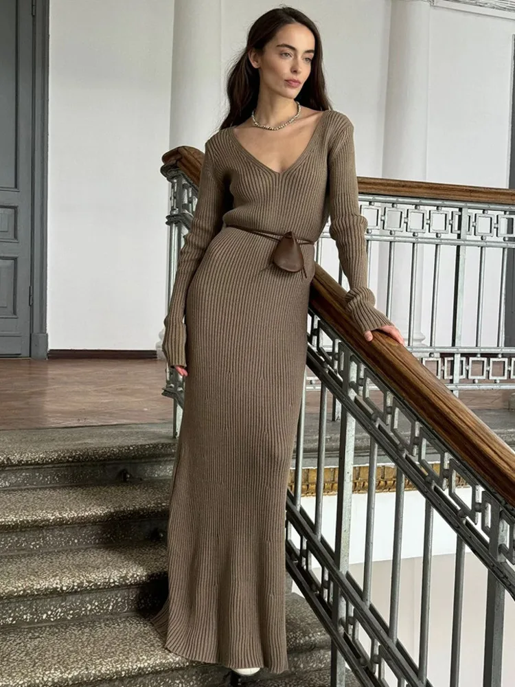 Blifanbo Knit Elegant V-neck Maxi Dress Women Autumn Winter Slim Long Dress Pullover Knit Bodycon Fashion Long Dress Streetwear
Blifanbo Knit Elegant V-neck Maxi Dress Women Autumn Winter Slim Long Dress Pullover Knit Bodycon Fashion Long Dress Streetwear