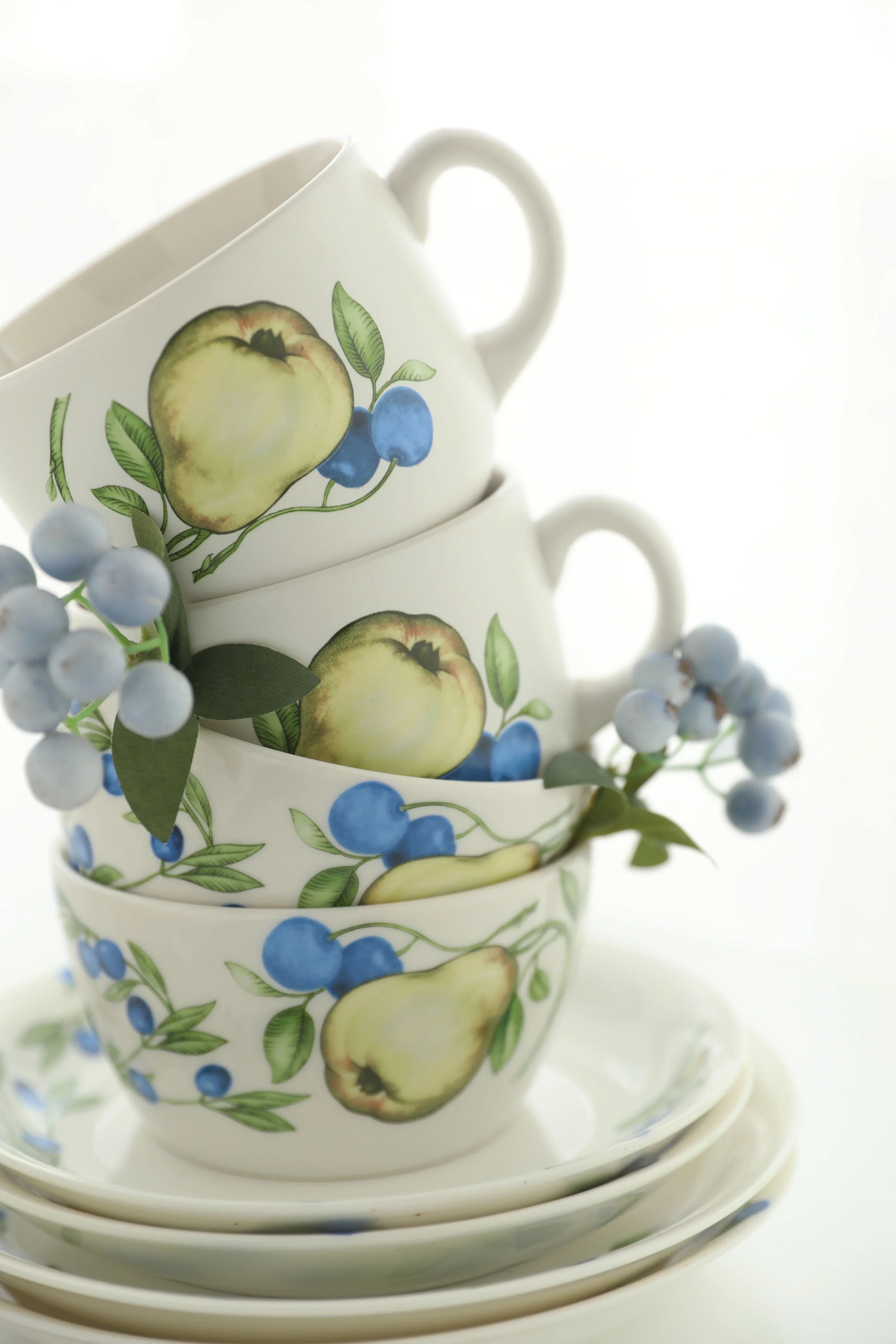 Fruit wood fragrance, export medieval beer, wild olive, ceramic plate, bowl and cup
Fruit wood fragrance, export medieval beer, wild olive, ceramic plate, bowl and cup