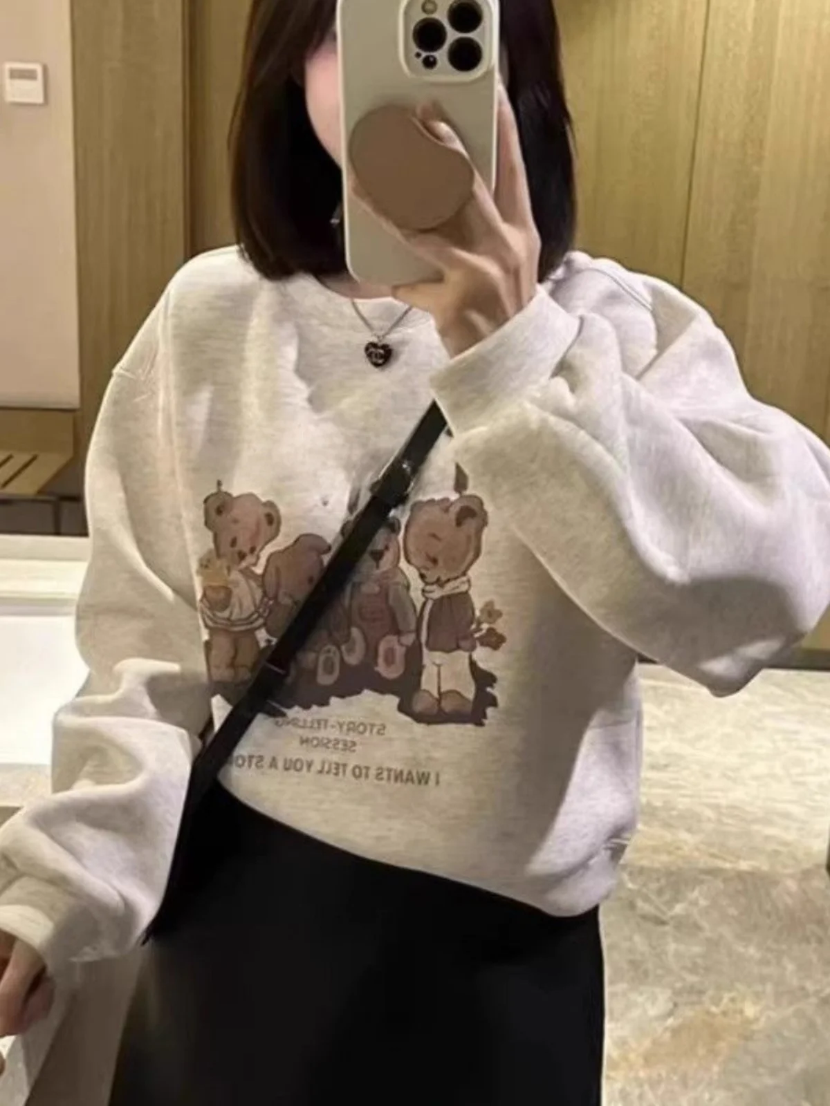 Korean Style round Neck Hoodie Thin Fleece Loose Fit All Season Cartoon Print Casual Top Women's Fashion Spring Autumn Winter
Korean Style round Neck Hoodie Thin Fleece Loose Fit All Season Cartoon Print Casual Top Women's Fashion Spring Autumn Winter