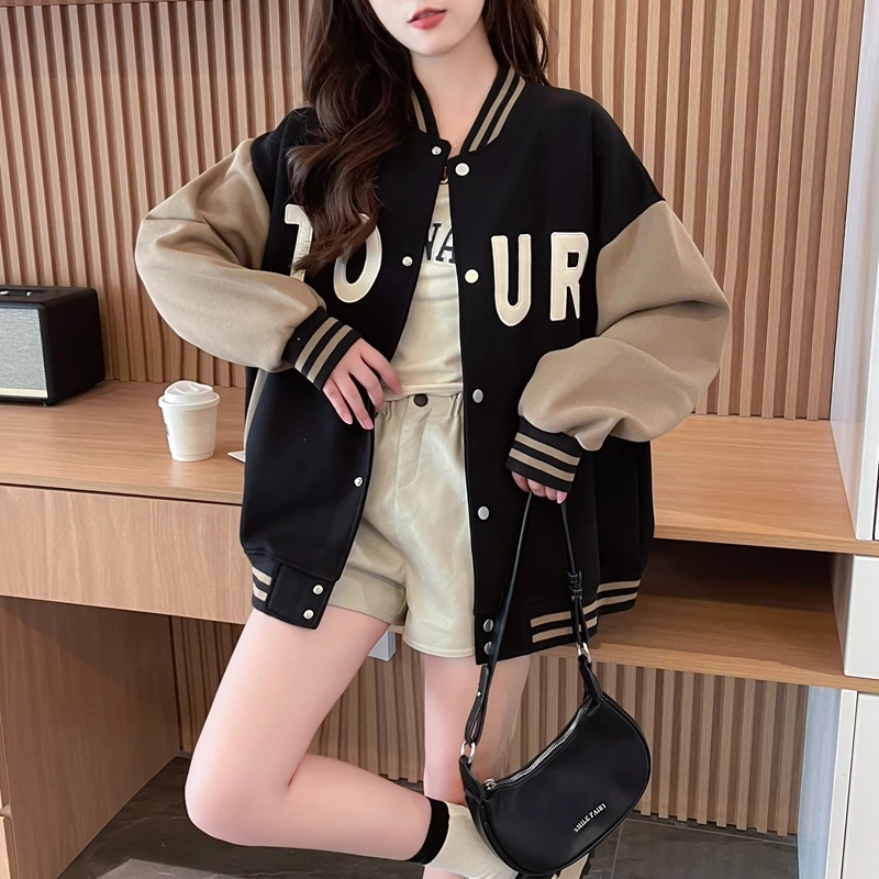 Бейсбольные куртки кожаные женские непромокаемые с заклепками Harajuku подростковые с несколькими карманами на шнуровке ткань сафари съемный корейский стиль удобные
Бейсбольные куртки кожаные женские непромокаемые с заклепками Harajuku подростковые с несколькими карманами на шнуровке ткань сафари съемный корейский стиль удобные