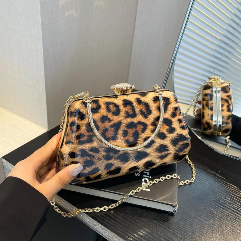 Leopard Shoulder Bag Rhinestone Women Crossbody Bag Handbag Top Handle Satchel for Wedding Party Prom
Leopard Shoulder Bag Rhinestone Women Crossbody Bag Handbag Top Handle Satchel for Wedding Party Prom