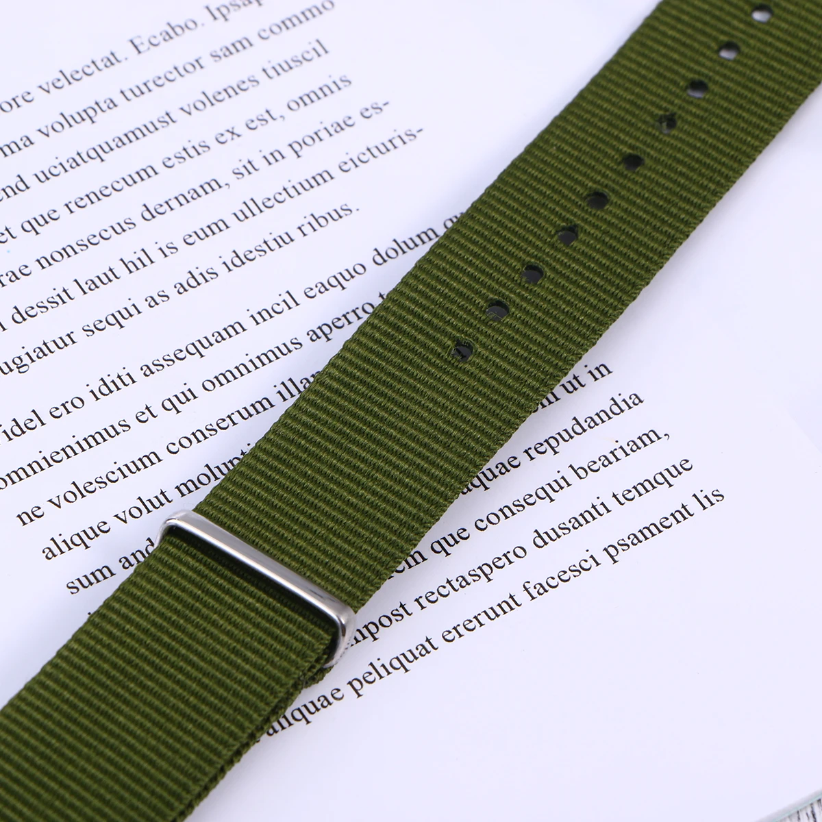 Heavy Duty Nylon Watch Strap 20Mm Woven Replacement Watch Band Breathable Soft Wristband For Men Women (Army Green)
Heavy Duty Nylon Watch Strap 20Mm Woven Replacement Watch Band Breathable Soft Wristband For Men Women (Army Green)