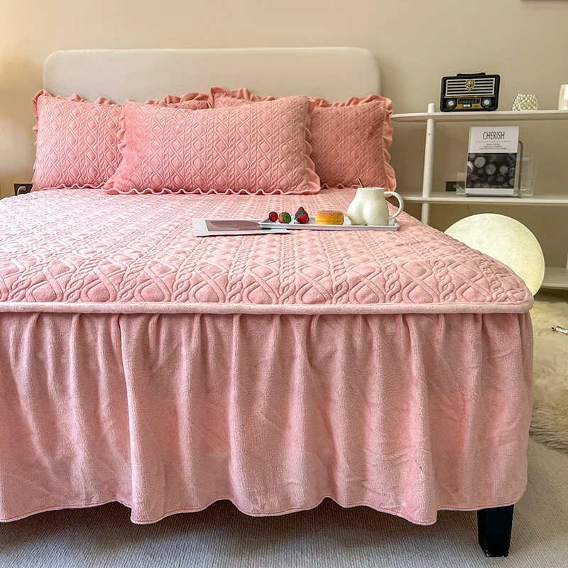 Bed Skirt Bedspread Milk Velvet Padded Thick Plaid Fitted Sheet Solid Color Mattress Protective Cover Покрывало На Кровать
Bed Skirt Bedspread Milk Velvet Padded Thick Plaid Fitted Sheet Solid Color Mattress Protective Cover Покрывало На Кровать