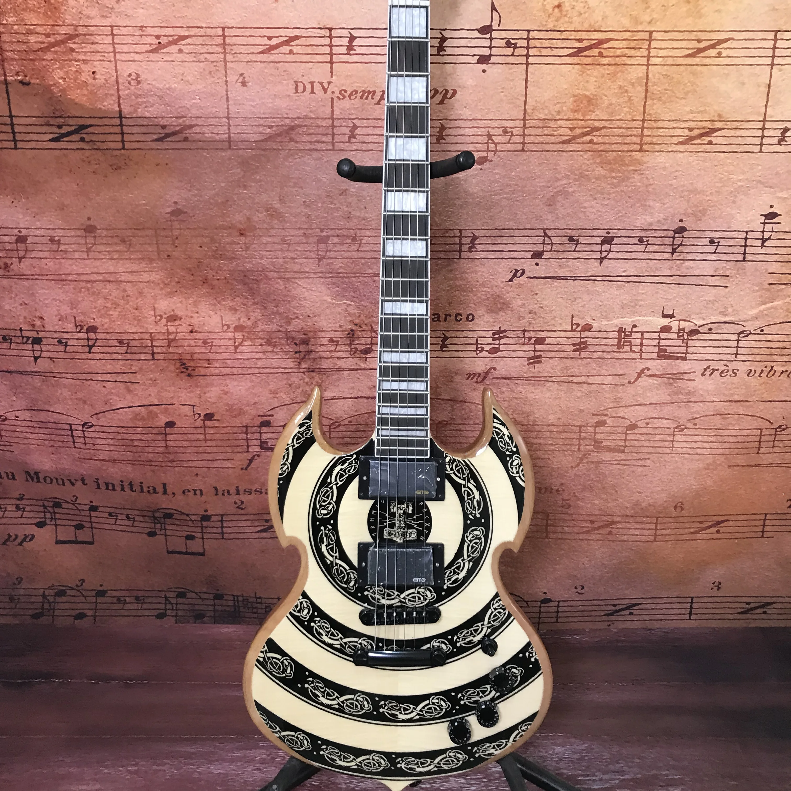 Chinese electric guitar two side maple top mahogany body Rosewood fingerboard Good sound quality Fast delivery
Chinese electric guitar two side maple top mahogany body Rosewood fingerboard Good sound quality Fast delivery