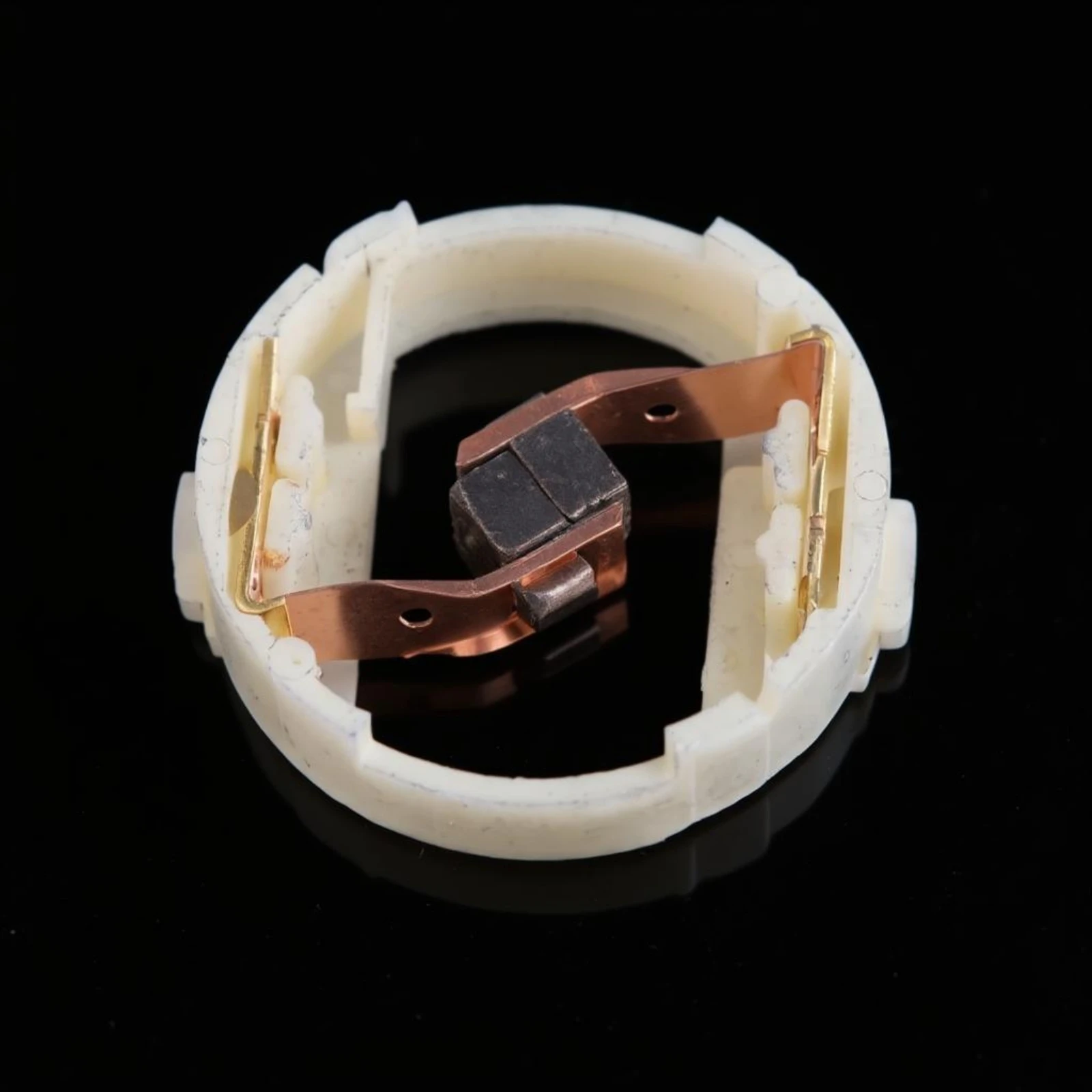 Engine Carbon Brush Holder Assembly Copper Flex Contacts Carbon Brush Holder Assembly Auto Part Gold Terminal Tabs Circular
Engine Carbon Brush Holder Assembly Copper Flex Contacts Carbon Brush Holder Assembly Auto Part Gold Terminal Tabs Circular