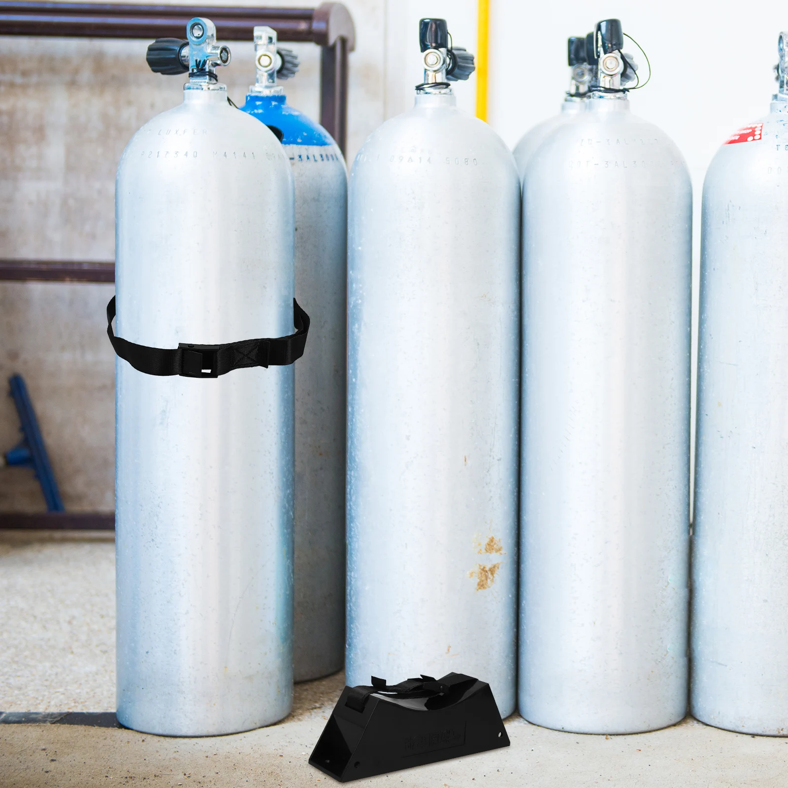 Gas Cylinder 40L ABS Plastic Wall Mounted Propane Tank Holder Propane Tank Holder Adjustable Strap Black Laboratory Use
Gas Cylinder 40L ABS Plastic Wall Mounted Propane Tank Holder Propane Tank Holder Adjustable Strap Black Laboratory Use