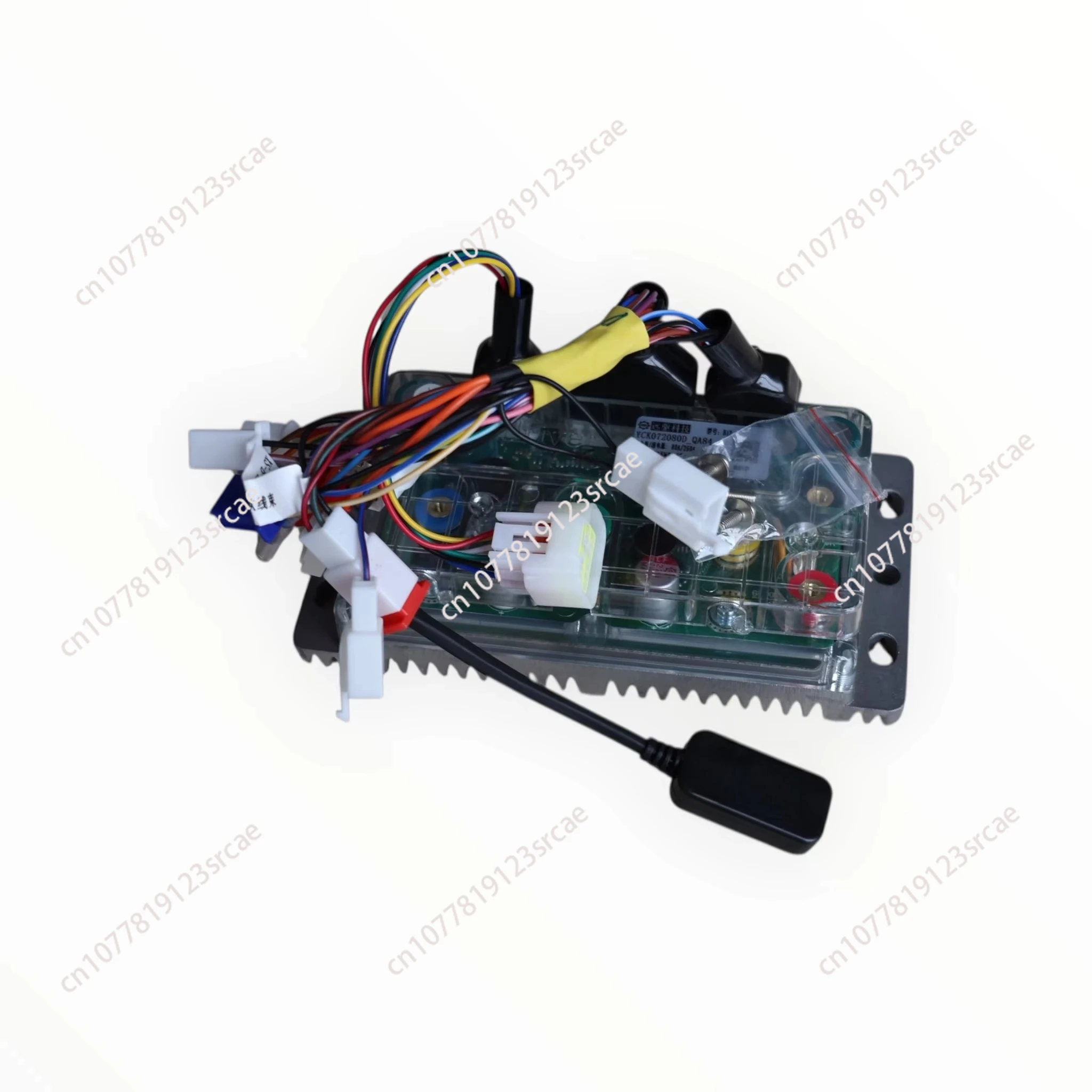 Электромотоцикл YQ72260/X80 48V/72V с бесщеточным контроллером постоянного тока BT 80A/260A, подходит для двигателя мощностью 2000 Вт.
Электромотоцикл YQ72260/X80 48V/72V с бесщеточным контроллером постоянного тока BT 80A/260A, подходит для двигателя мощностью 2000 Вт.