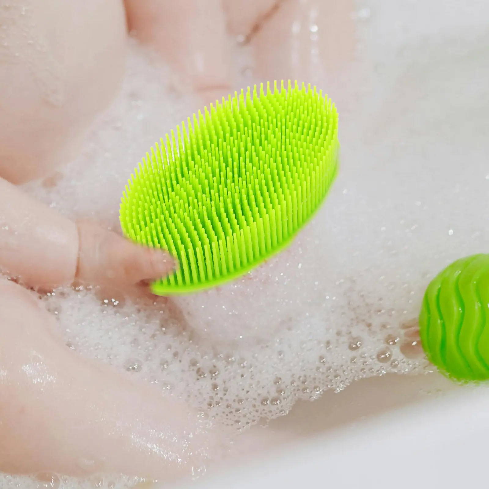 Baby Bath Brush Silicone Newborn Scalp Massager Ergonomic Grip for Gentle Massage Cradle Cap Treatment Soft Skin Care Bathing
Baby Bath Brush Silicone Newborn Scalp Massager Ergonomic Grip for Gentle Massage Cradle Cap Treatment Soft Skin Care Bathing