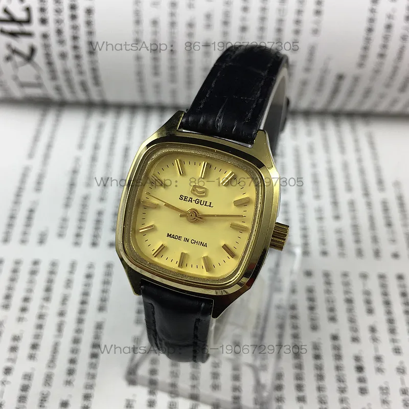 Original stock, Tianjin Watch Factory, Seagull brand square nail yellow-faced women's mechanical watch, diameter 27mm
Original stock, Tianjin Watch Factory, Seagull brand square nail yellow-faced women's mechanical watch, diameter 27mm
