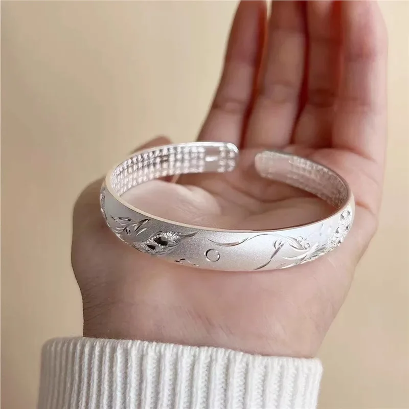 Традиционный женский браслет с сутрой в форме сердца S999 и однотонный серебряный браслет
Традиционный женский браслет с сутрой в форме сердца S999 и однотонный серебряный браслет