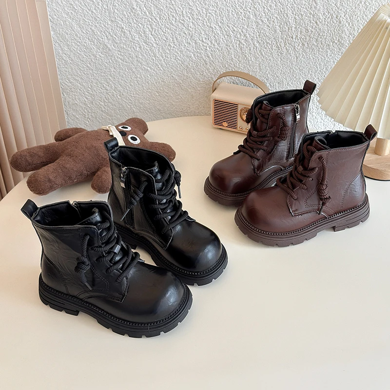 Модные высококачественные хит продаж, детские кожаные ботинки для девочек, 2025 г., простые новые зимние детские ботинки с плюшевой подкладкой в стиле ретро
Модные высококачественные хит продаж, детские кожаные ботинки для девочек, 2025 г., простые новые зимние детские ботинки с плюшевой подкладкой в стиле ретро
