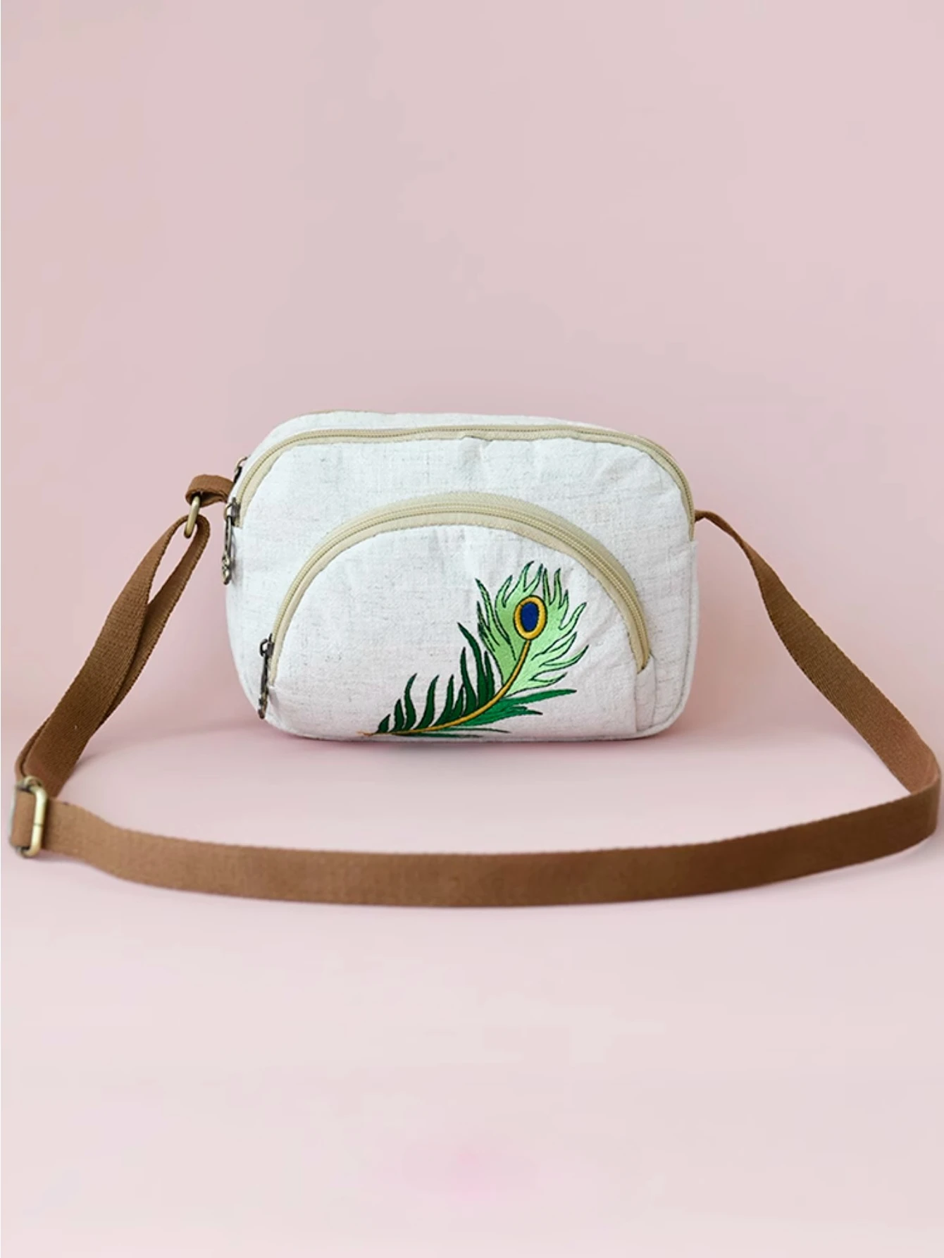 Women's Ethnic Style Embroidered White Crossbody Bag - Three-layer Zipper Mini Shoulder Bag
Women's Ethnic Style Embroidered White Crossbody Bag - Three-layer Zipper Mini Shoulder Bag