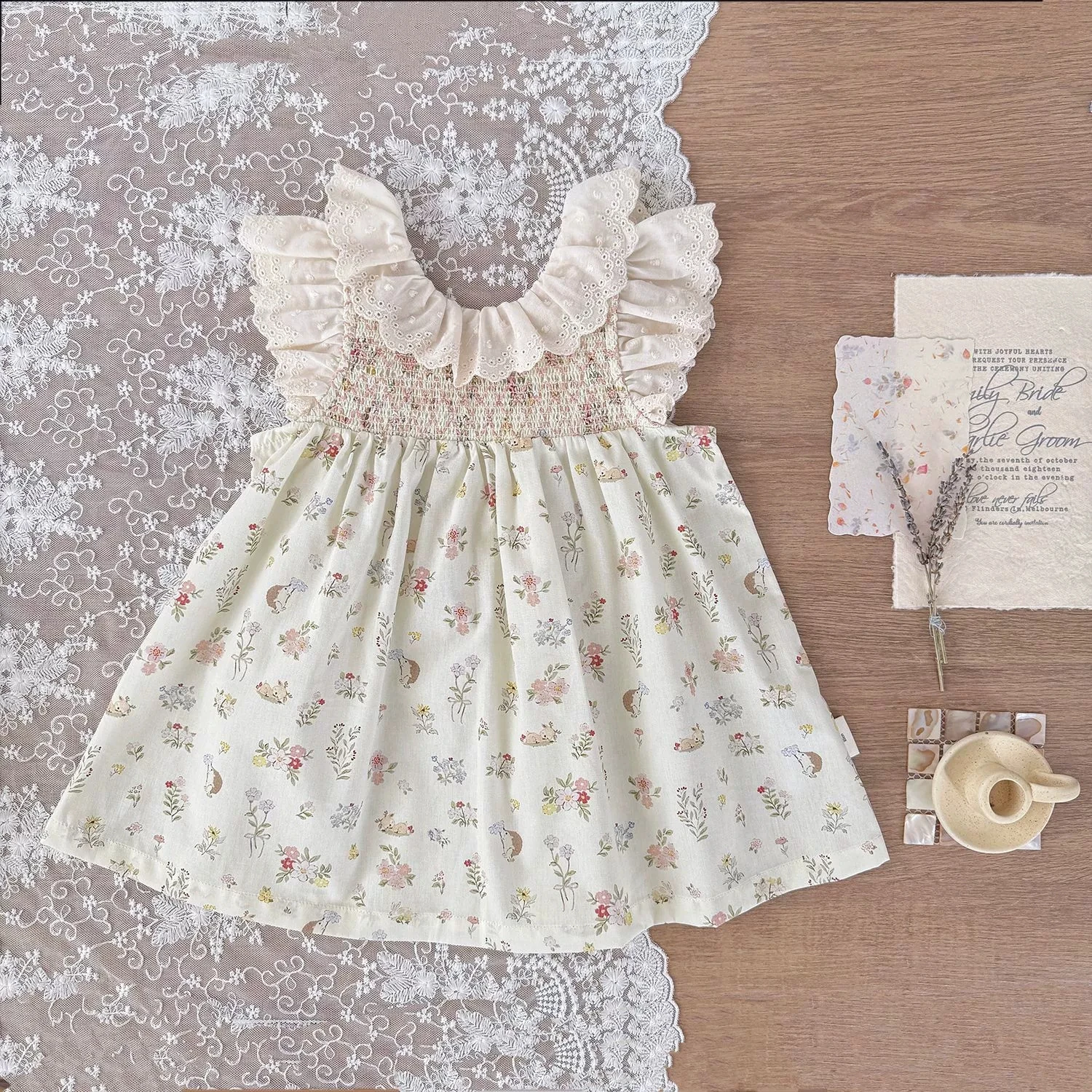 Children's Clothing For Girls Summer Style Floral Print Gathered Skirt Cotton Soft Cotton Lace Flutter Sleeve Backless Dress
Children's Clothing For Girls Summer Style Floral Print Gathered Skirt Cotton Soft Cotton Lace Flutter Sleeve Backless Dress
