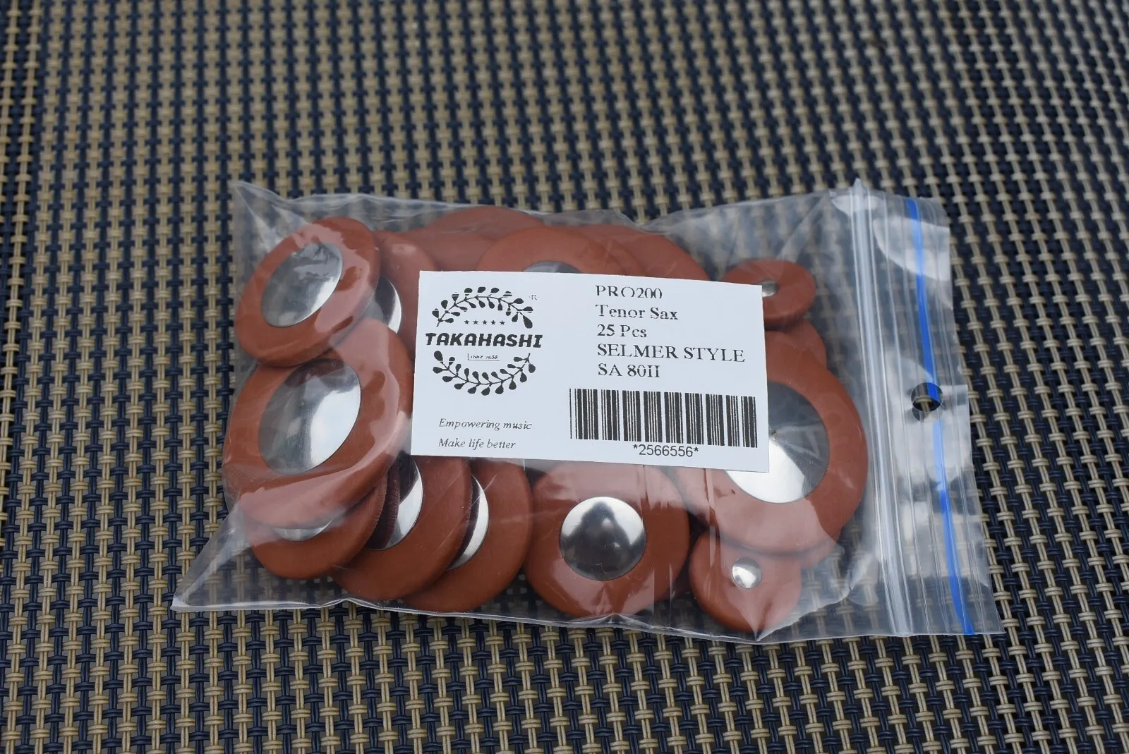 1 комплект кожаных подушечек для тенор-саксофона - опытный стиль
1 комплект кожаных подушечек для тенор-саксофона - опытный стиль