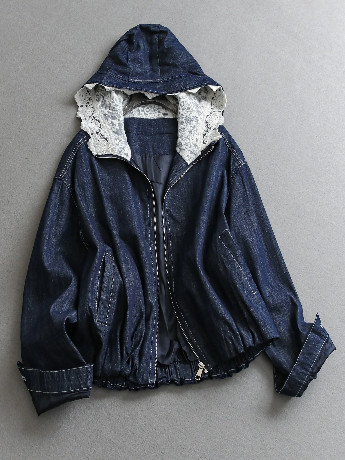 Color Block Lace Patchwork Hooded Loose Fit Slimming Long Sleeve Denim Jacket Women Casual Style Spring New Arrival W494
Color Block Lace Patchwork Hooded Loose Fit Slimming Long Sleeve Denim Jacket Women Casual Style Spring New Arrival W494