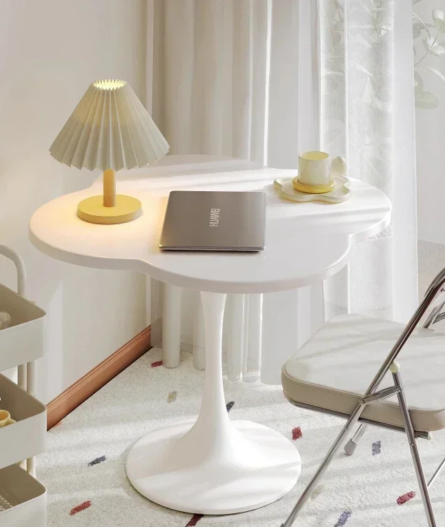 Tulip round Internet celebrity living room modern simple household small apartment coffee table leisure balcony
Tulip round Internet celebrity living room modern simple household small apartment coffee table leisure balcony