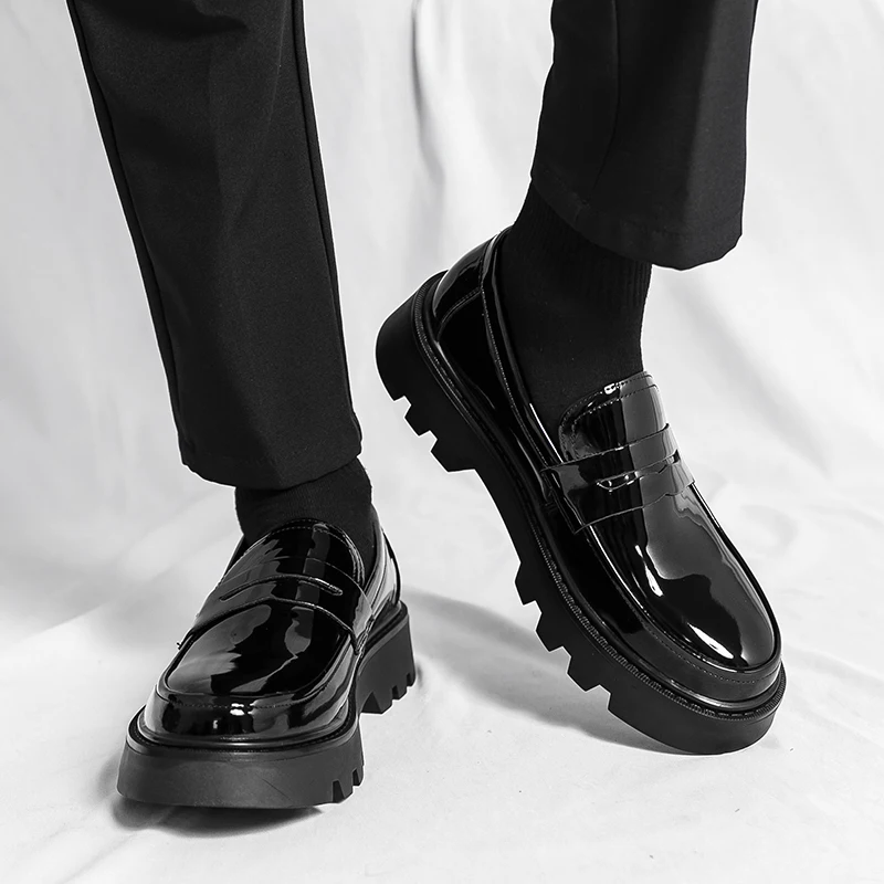 New men's thick soled loafers Trendy minimalist style Youth Outdoor Leisure Walking Party Wedding height increasing men's shoes
New men's thick soled loafers Trendy minimalist style Youth Outdoor Leisure Walking Party Wedding height increasing men's shoes