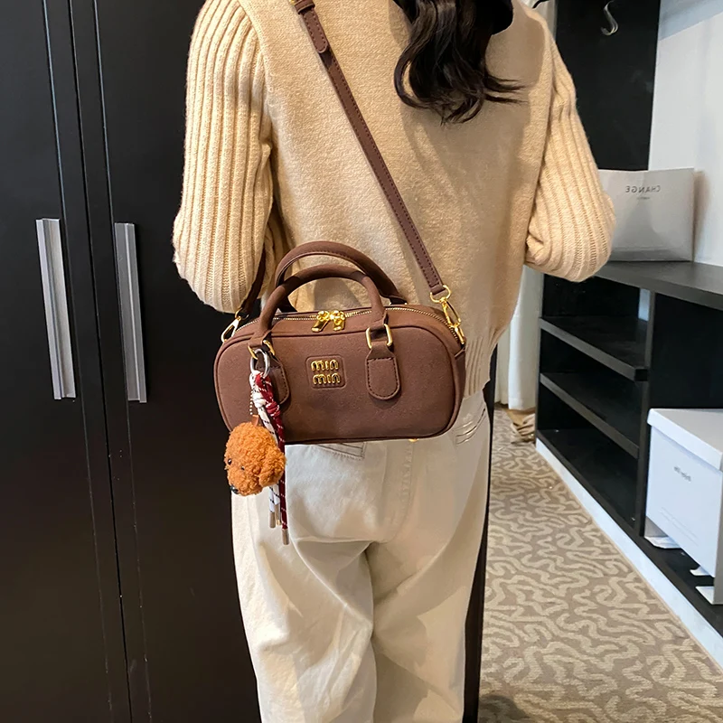 Stylish Clutch Mini Casual Simple Vintage Fashionable Bag Trendy Design Crossbody Handbag Women Luxury Show
Stylish Clutch Mini Casual Simple Vintage Fashionable Bag Trendy Design Crossbody Handbag Women Luxury Show