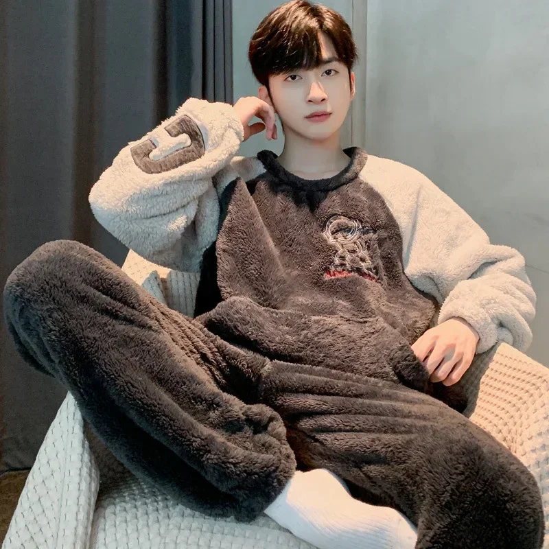 2024 Men's Warm Coral Velvet Pajama Sets Autumn Winter Thicken Flannel Sleepwear Loose Long Sleeve Homewear Home Clothes Sets
2024 Men's Warm Coral Velvet Pajama Sets Autumn Winter Thicken Flannel Sleepwear Loose Long Sleeve Homewear Home Clothes Sets