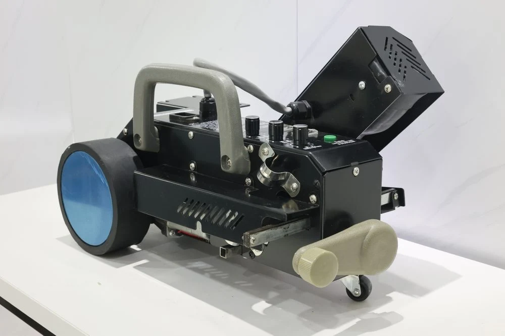 LDY-PW1 Automatic PVC Banner Welding Machine Heat Jointer for Plastic Fabric & Thin Materials New Hot Air Welder for Tarpaulin
LDY-PW1 Automatic PVC Banner Welding Machine Heat Jointer for Plastic Fabric & Thin Materials New Hot Air Welder for Tarpaulin