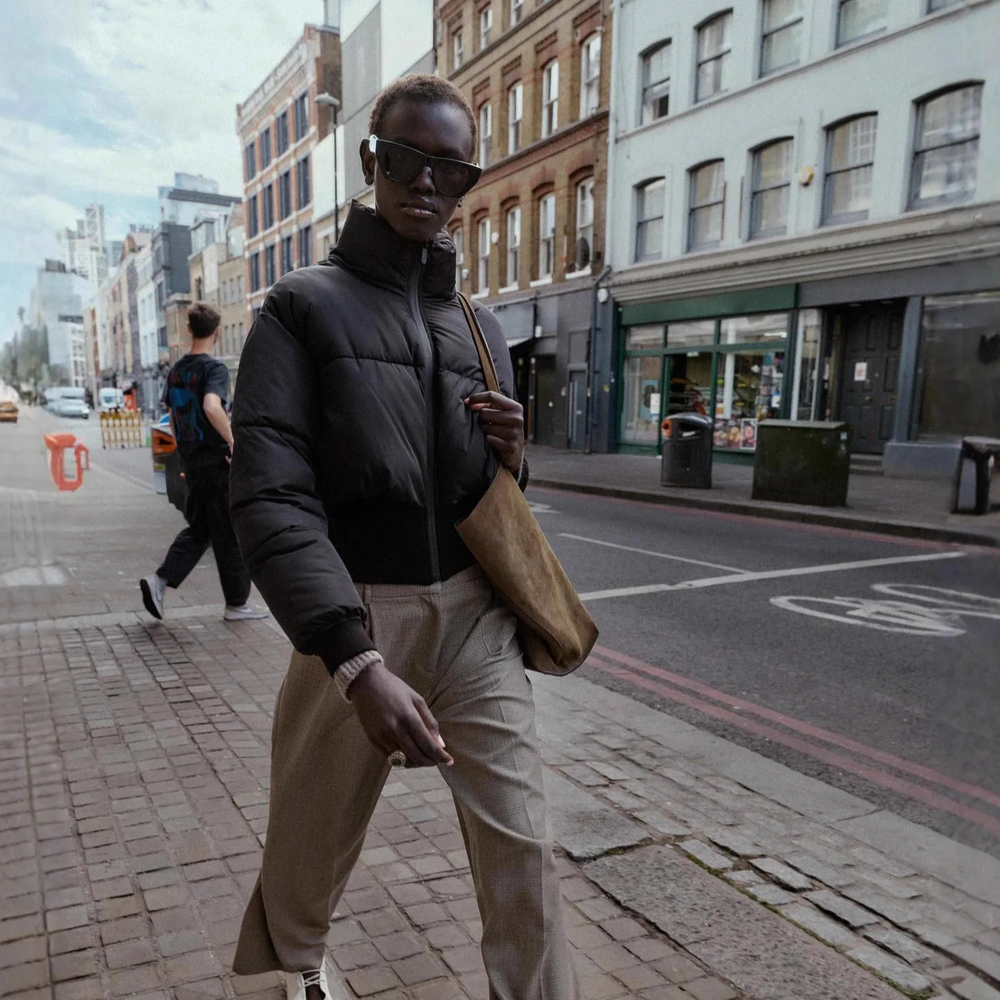 Черная хлопковая куртка с воротником-стойкой, женская модная верхняя одежда с узкой талией, Новое зимнее поступление, Transoceanic Trade Stock 
Черная хлопковая куртка с воротником-стойкой, женская модная верхняя одежда с узкой талией, Новое зимнее поступление, Transoceanic Trade Stock