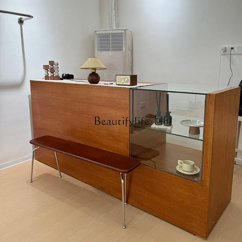 Clothing store checkout page Glass display cabinet Anti-wood grain bar decorative cabinet can be customized
Clothing store checkout page Glass display cabinet Anti-wood grain bar decorative cabinet can be customized