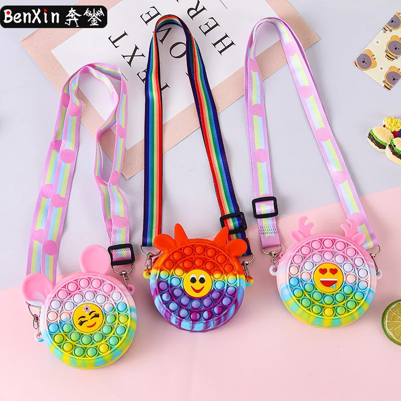 Miniso Радужный детский модный милый силиконовый кошелек для монет для девочек, мультяшная сумка для хранения снятия стресса
Miniso Радужный детский модный милый силиконовый кошелек для монет для девочек, мультяшная сумка для хранения снятия стресса