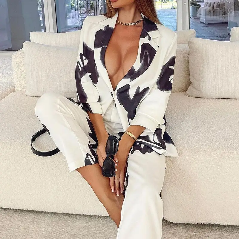 Women's Casual Floral Print Suit Set Summer Faion Polyester Material Elely Designed Comfortable Fit Workwear
Women's Casual Floral Print Suit Set Summer Faion Polyester Material Elely Designed Comfortable Fit Workwear