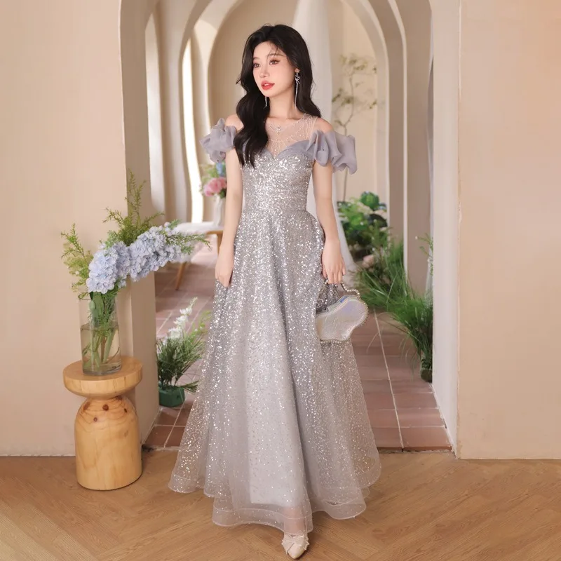 2026 Spring/Summer New Women's Sexy Glitter One Shoulder Banquet Evening Dress Fashionable Look Thin Long Back Strap Dress
2026 Spring/Summer New Women's Sexy Glitter One Shoulder Banquet Evening Dress Fashionable Look Thin Long Back Strap Dress