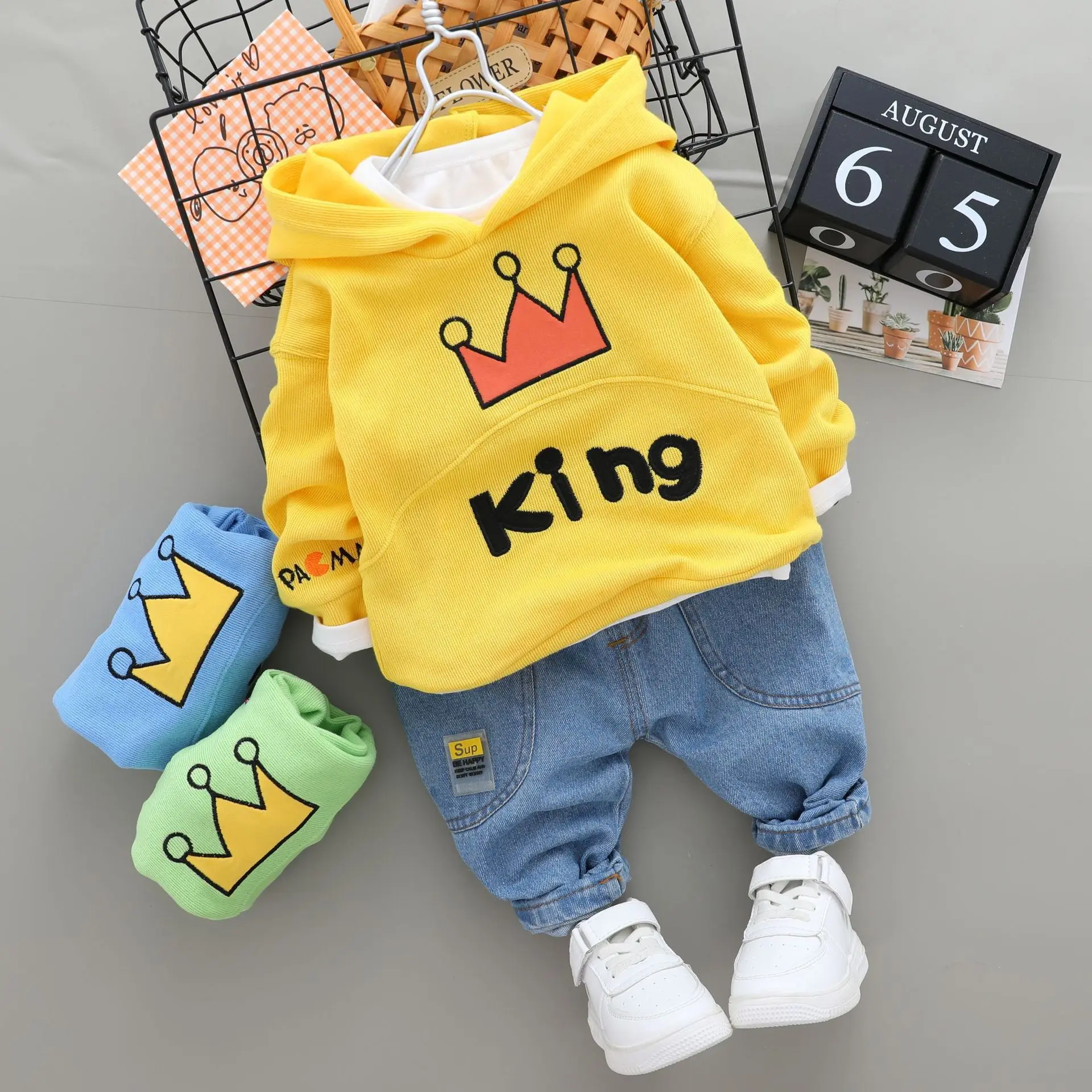 New Autumn Boys Long Sleeve Sweatshirt & Jeans Two-piece Set
New Autumn Boys Long Sleeve Sweatshirt & Jeans Two-piece Set