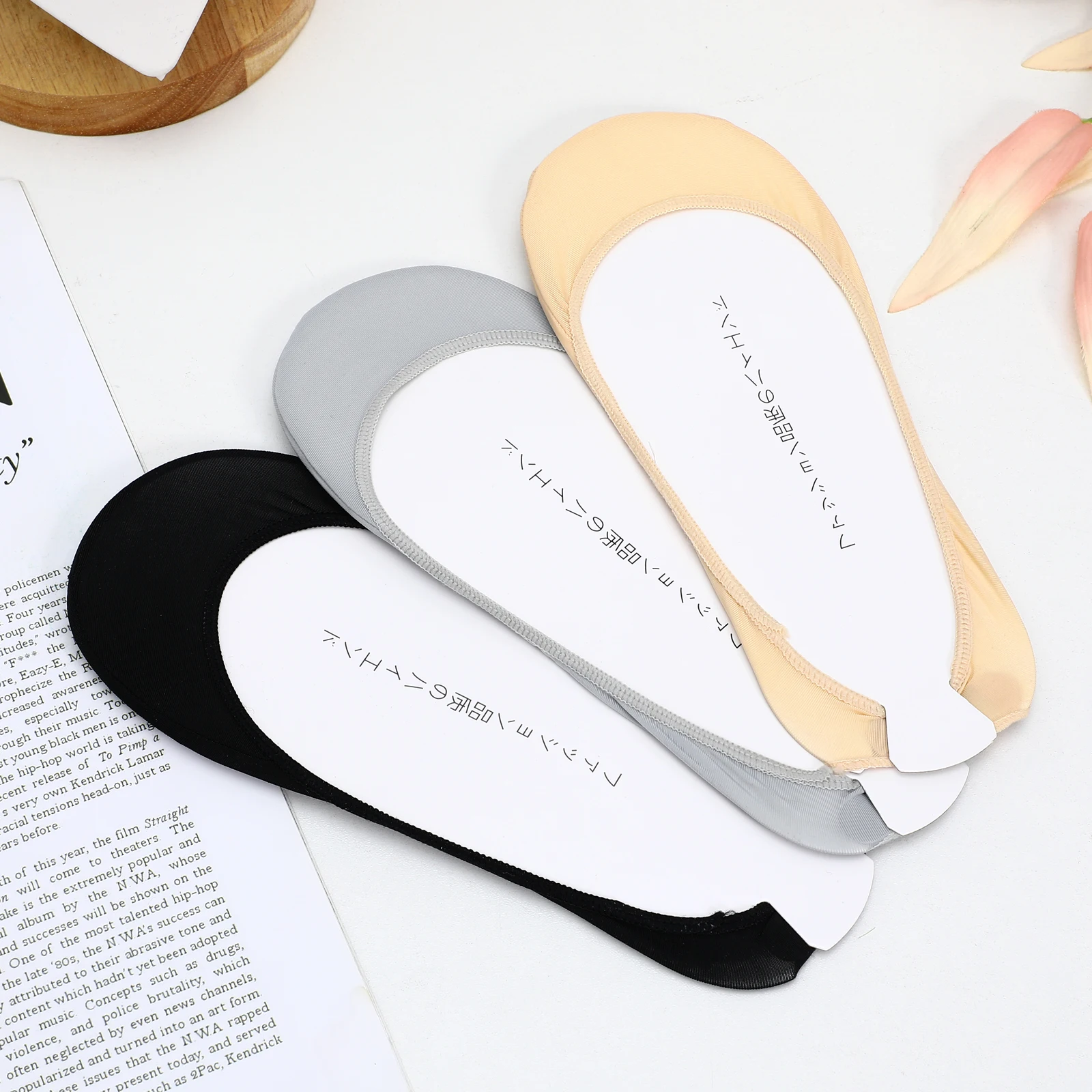 3Pairs AntiSlipHalfSocks PremiumMaterial ComfortableWear BreathableDesign NonSlipSilicone LowCut InvisibleSocks WomenSummer Gift
3Pairs AntiSlipHalfSocks PremiumMaterial ComfortableWear BreathableDesign NonSlipSilicone LowCut InvisibleSocks WomenSummer Gift