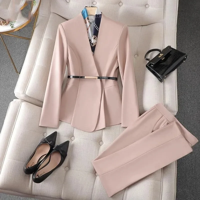 Элегантный офисный брючный костюм, женский корейский модный формальный пиджак с длинным рукавом и v-образным вырезом, осенне-зимний комплект из 2 предметов
Элегантный офисный брючный костюм, женский корейский модный формальный пиджак с длинным рукавом и v-образным вырезом, осенне-зимний комплект из 2 предметов