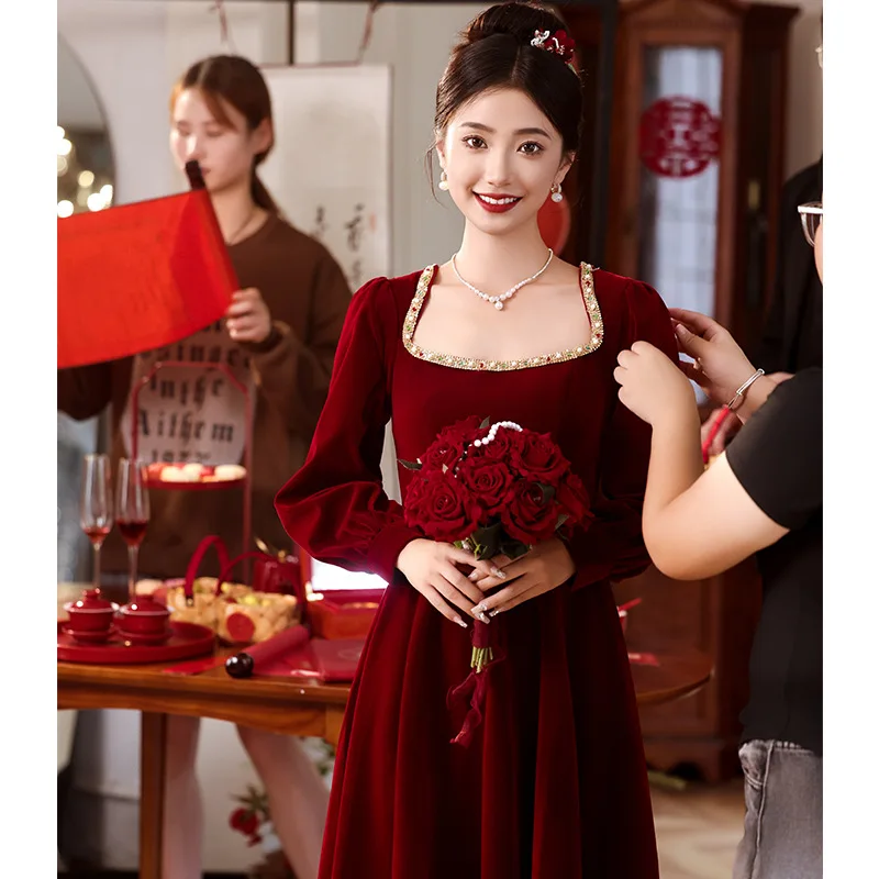 Velvet Wedding Dress Long Sleeve Red Wine Color Bridal Gown Fashion High Waist Princess Skirt Style for Wedding And Party
Velvet Wedding Dress Long Sleeve Red Wine Color Bridal Gown Fashion High Waist Princess Skirt Style for Wedding And Party