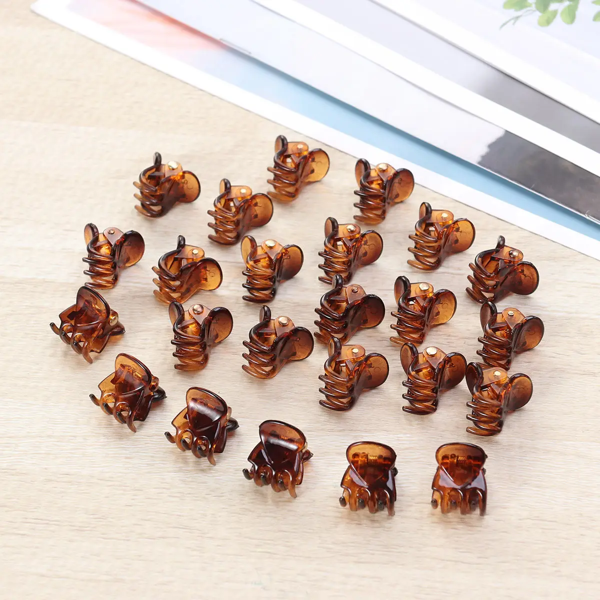 24Pcs Coffee Brown Mini Jaw Clips for Women Hair Styling Smooth Bottom Non-Damaging Claw Clips with Adjustable Teeth Hair
24Pcs Coffee Brown Mini Jaw Clips for Women Hair Styling Smooth Bottom Non-Damaging Claw Clips with Adjustable Teeth Hair