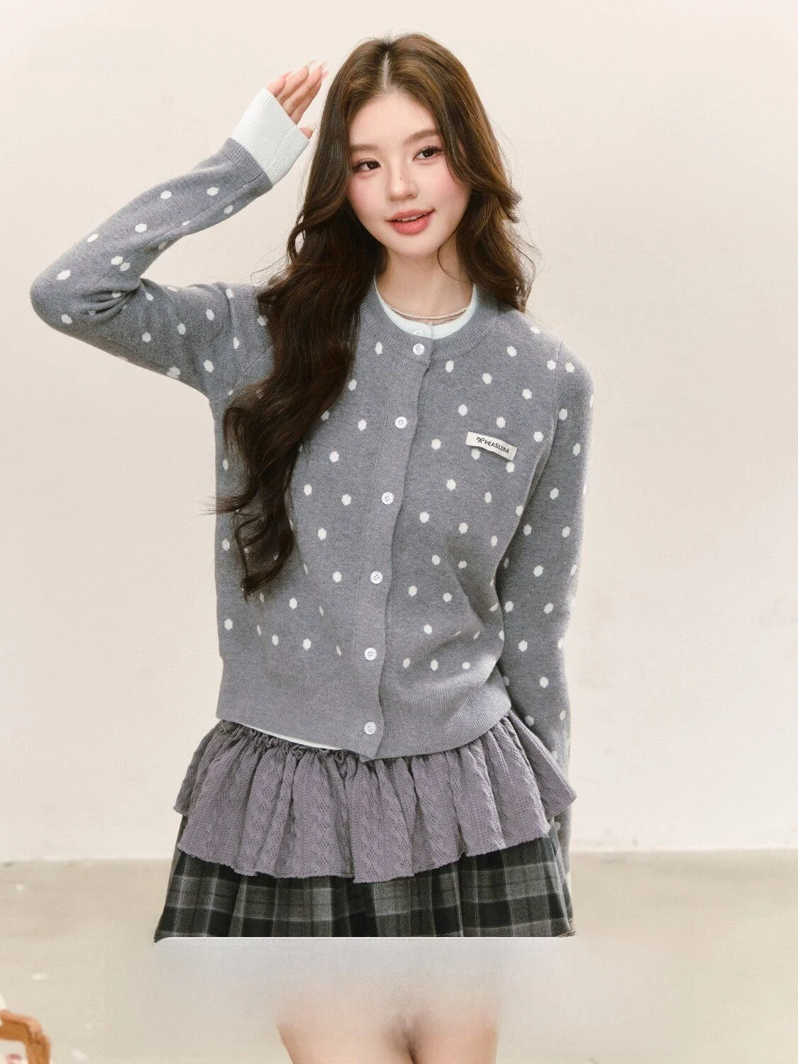 Peasluna Original Polka Dot Knitted Cardigan Long Sleeve Women's Top Ageless Versatile Autumn Winter Fashion Gentle Style
Peasluna Original Polka Dot Knitted Cardigan Long Sleeve Women's Top Ageless Versatile Autumn Winter Fashion Gentle Style