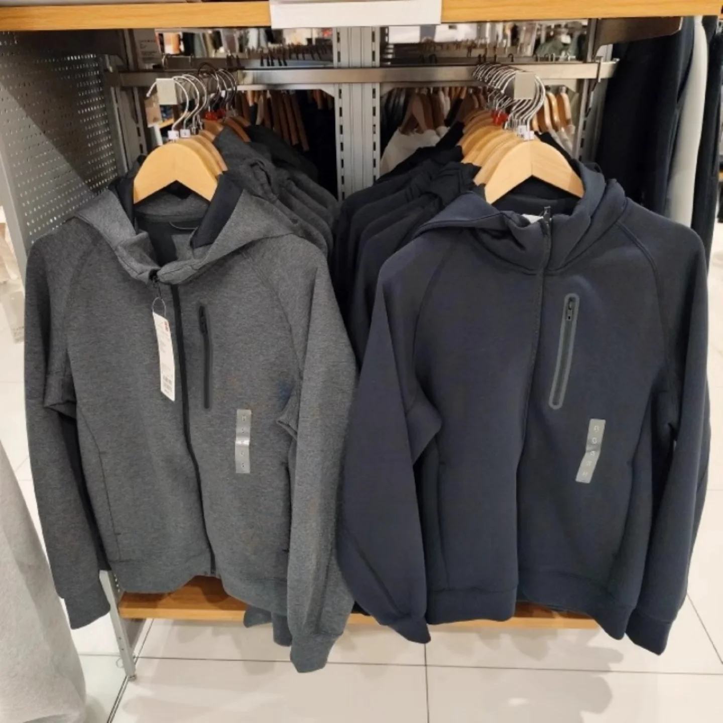 Спортивная толстовка на молнии с длинными рукавами для мужчин и женщин, повседневная теплая одежда из полиэфирного волокна, молодежная модная осенняя одежда
Спортивная толстовка на молнии с длинными рукавами для мужчин и женщин, повседневная теплая одежда из полиэфирного волокна, молодежная модная осенняя одежда