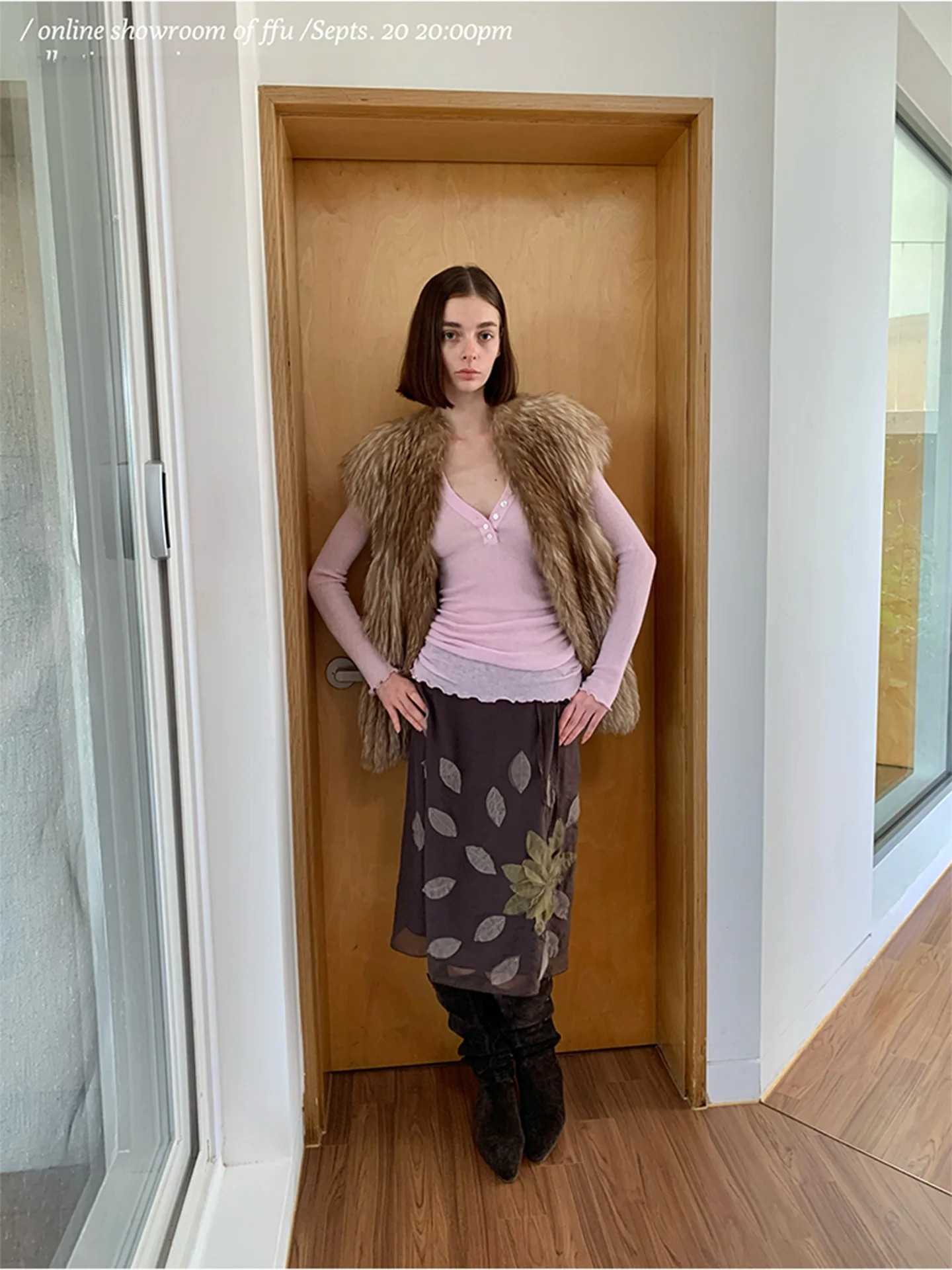 Повседневный вязаный женский топ с глубоким V-образным вырезом, асимметричной застежкой на пуговицах, волнистым узором, базовый слой для осени и зимы, модная женская одежда FFU
Повседневный вязаный женский топ с глубоким V-образным вырезом, асимметричной застежкой на пуговицах, волнистым узором, базовый слой для осени и зимы, модная женская одежда FFU