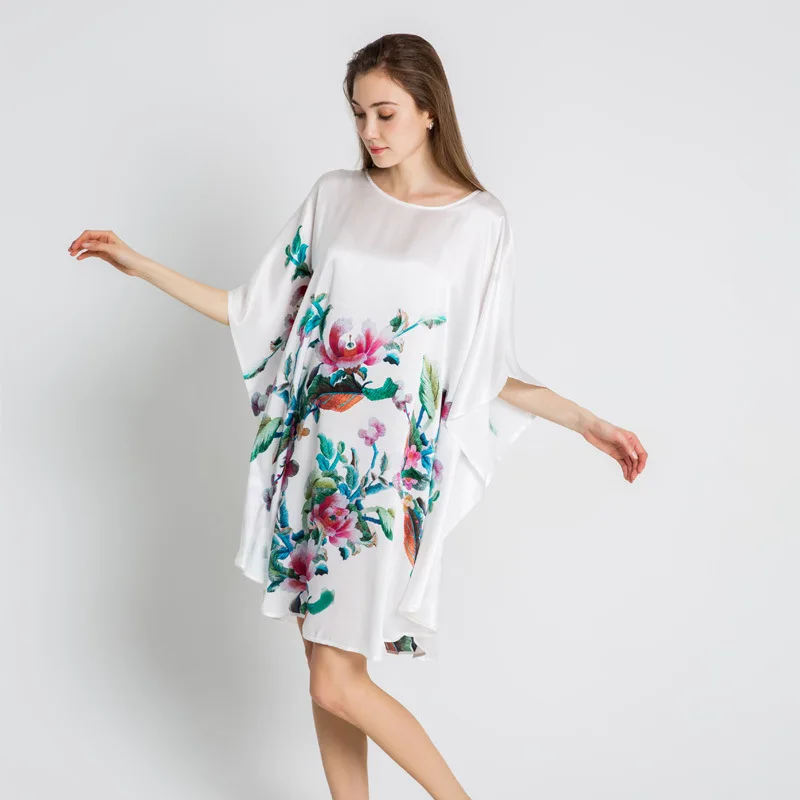 Hangzhou homewear Silk crepe satin Fat mm Large size short sleeve straight spring and summer nightdress
Hangzhou homewear Silk crepe satin Fat mm Large size short sleeve straight spring and summer nightdress