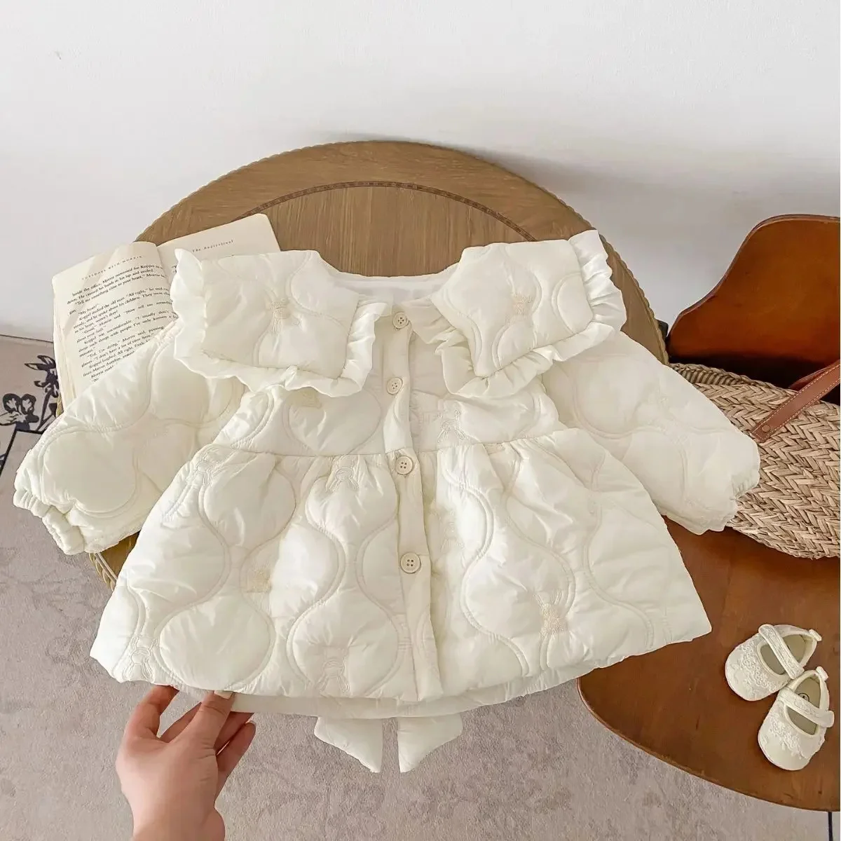 2025 Baby Winter Padded Jacket Cotton Quilted Long Sleeve Solid Warm Infant Parkas Toddler Girls Outwear Coat
2025 Baby Winter Padded Jacket Cotton Quilted Long Sleeve Solid Warm Infant Parkas Toddler Girls Outwear Coat