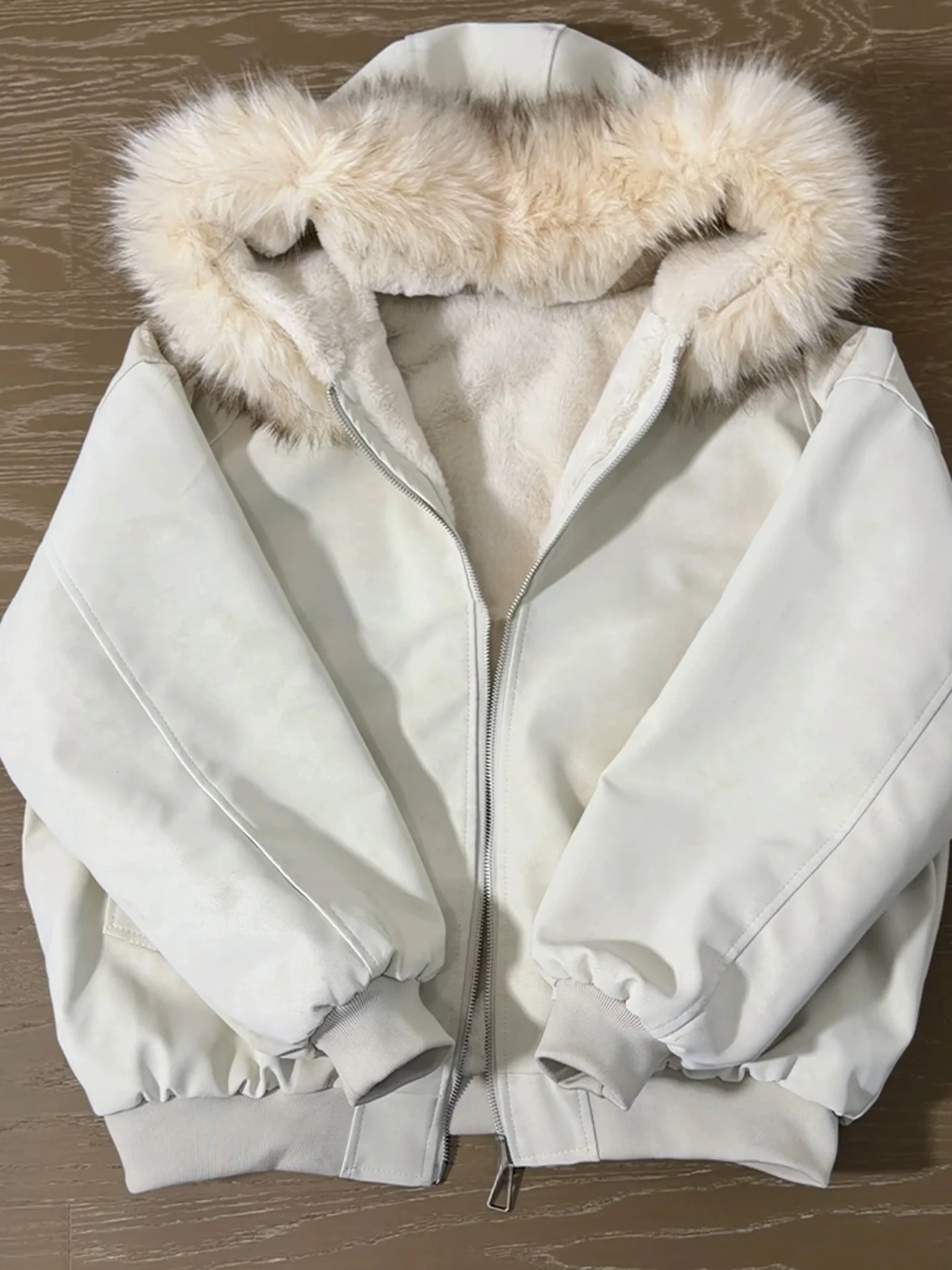 Мужская парка с отстегивающимся меховым воротником, зимняя теплая утолщенная куртка из хлопка и искусственной кожи с флисовой подкладкой, повседневная верхняя одежда с капюшоном
Мужская парка с отстегивающимся меховым воротником, зимняя теплая утолщенная куртка из хлопка и искусственной кожи с флисовой подкладкой, повседневная верхняя одежда с капюшоном