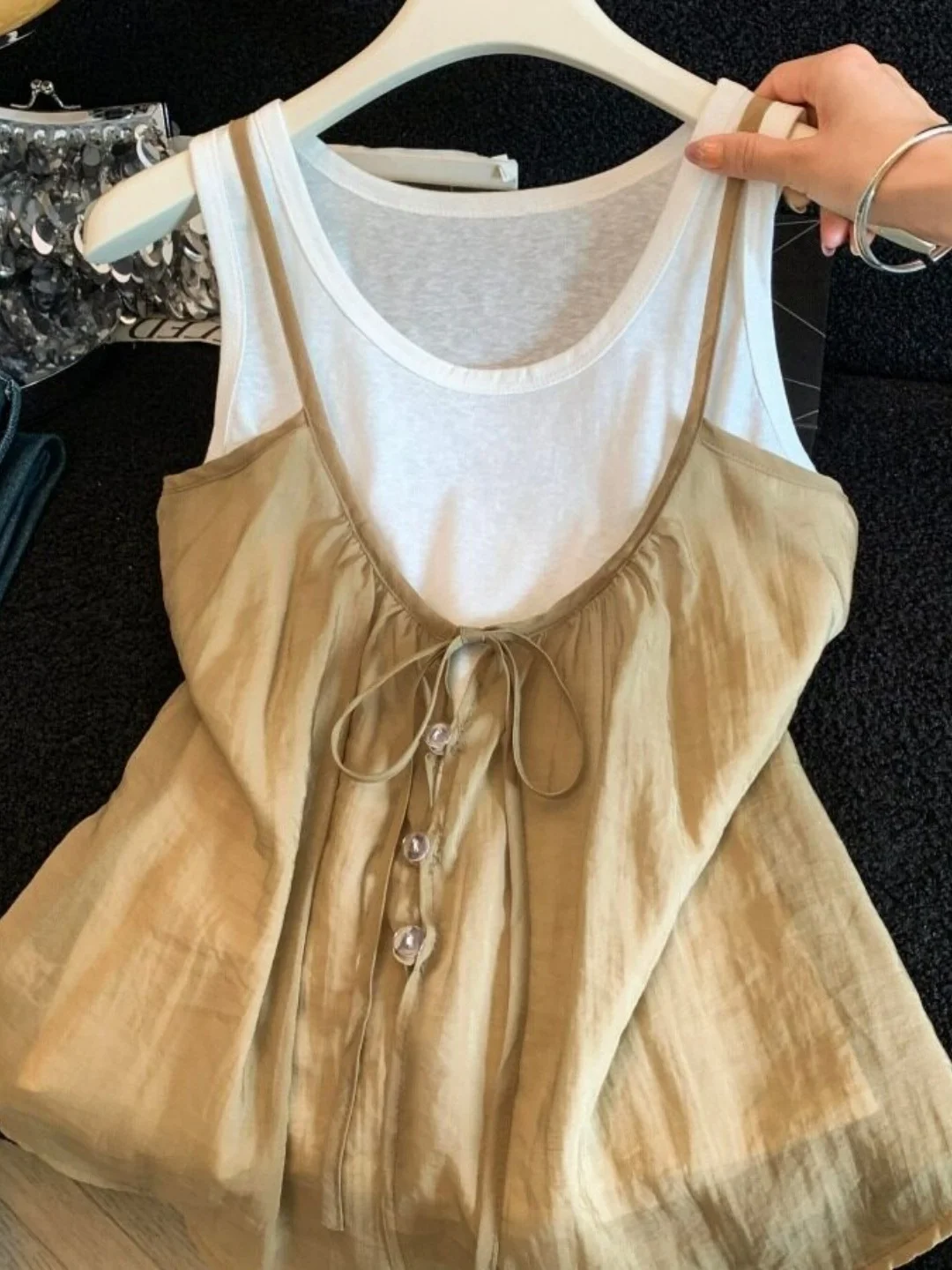 High-End Women's Vacation Style Halter Top with Belt Summer Slimming Two-Piece Set Cotton Loose Fit No Stretch Single Button
High-End Women's Vacation Style Halter Top with Belt Summer Slimming Two-Piece Set Cotton Loose Fit No Stretch Single Button