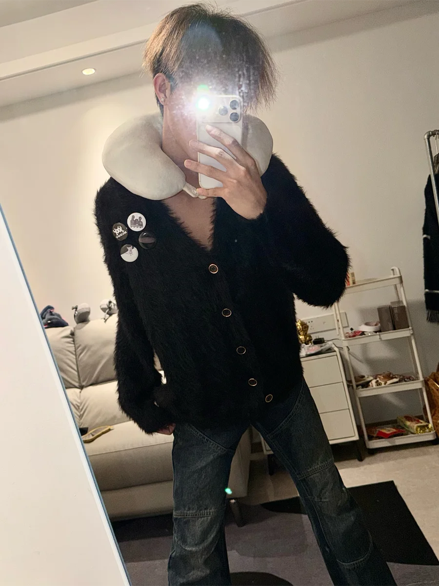 Вязаный кардиган с V-образным вырезом для пар, на пуговицах, мягкий, теплый, осенне-зимняя верхняя одежда, повседневный топ в стиле Lazy Sle Color
Вязаный кардиган с V-образным вырезом для пар, на пуговицах, мягкий, теплый, осенне-зимняя верхняя одежда, повседневный топ в стиле Lazy Sle Color