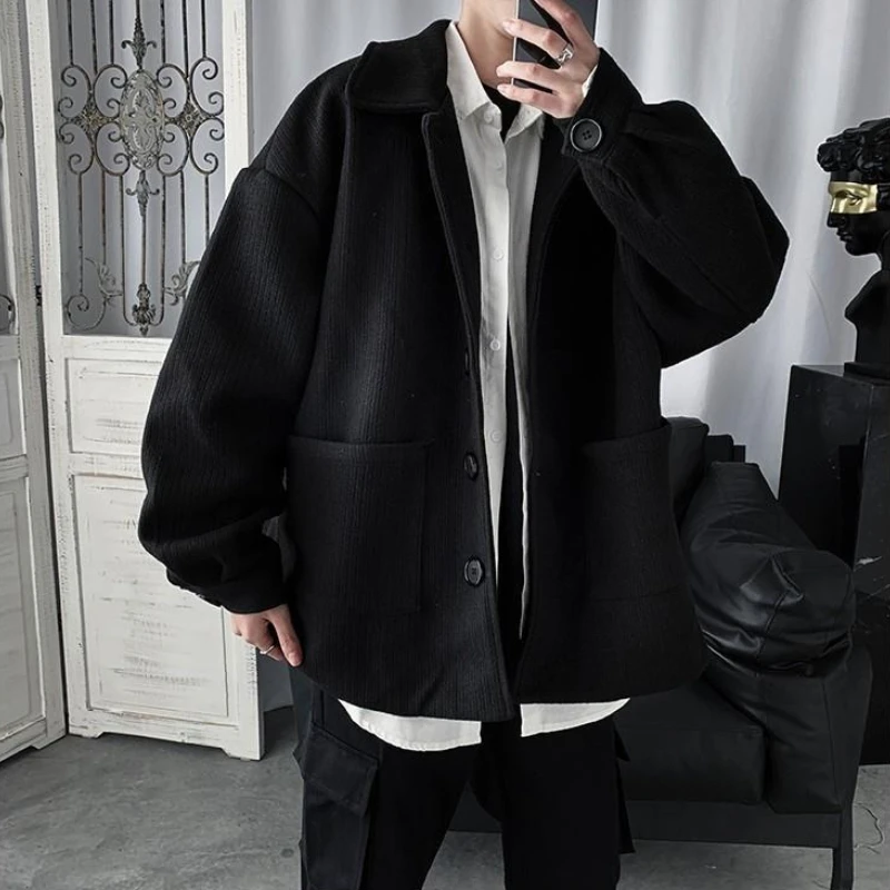 Роскошная вельветовая куртка 2025 года, мужское свободное утолщенное осенне-зимнее пальто в стиле Ins, корейский дизайн
Роскошная вельветовая куртка 2025 года, мужское свободное утолщенное осенне-зимнее пальто в стиле Ins, корейский дизайн