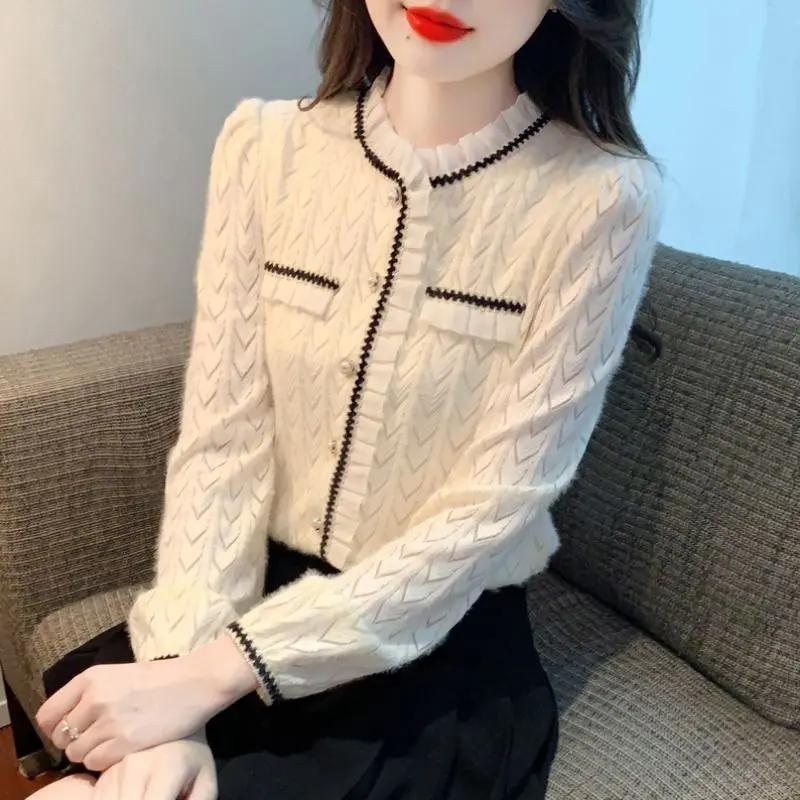 2025 Spring Fall Women Ruffles Lace Patchwork Beige Top Shirt , Woman Clothing Slim Hollow Out Flower Tops Shirts
2025 Spring Fall Women Ruffles Lace Patchwork Beige Top Shirt , Woman Clothing Slim Hollow Out Flower Tops Shirts