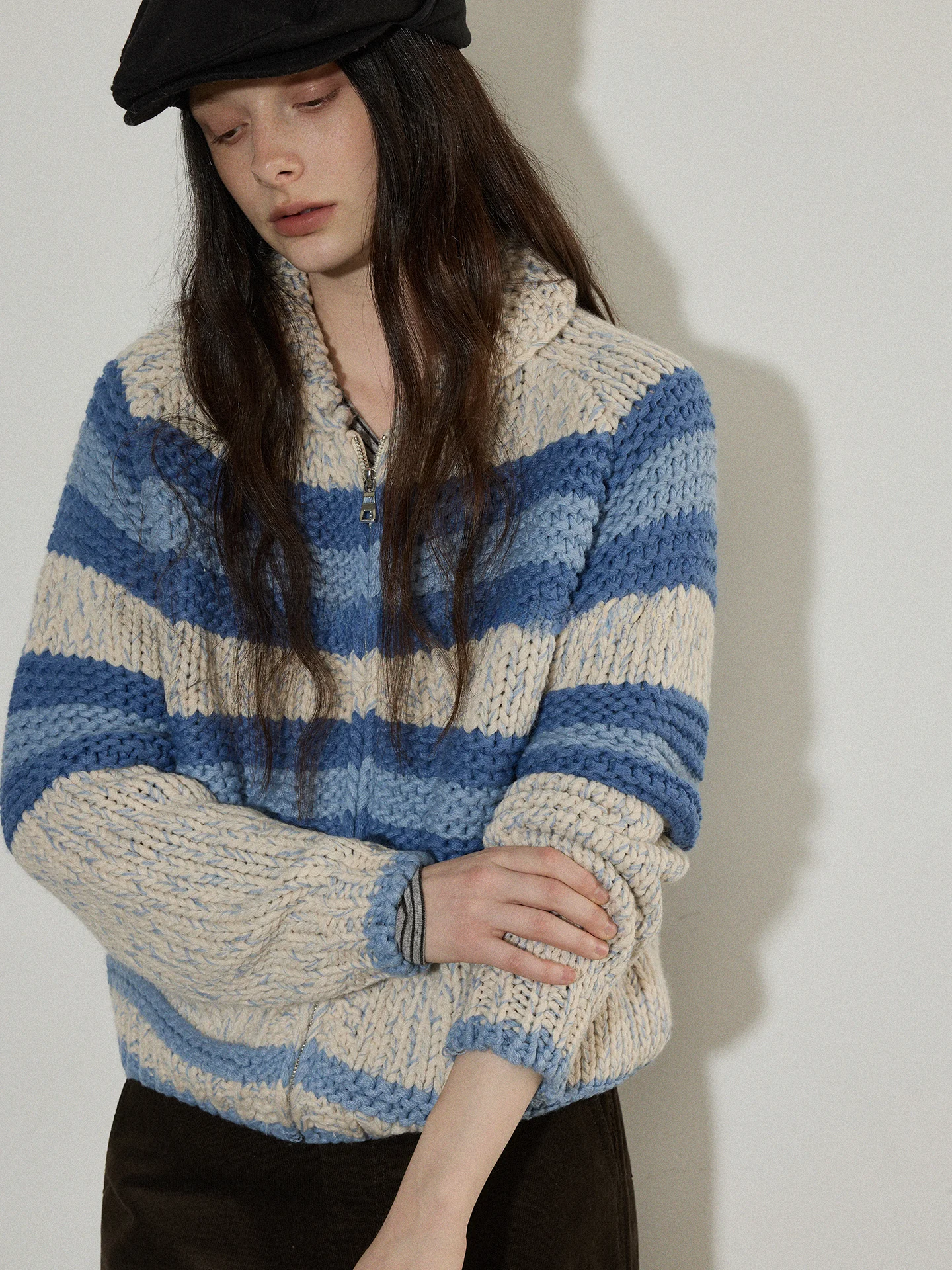 Вязаный кардиган Lofi в винтажном стиле с цветными вставками на молнии, свободный женский свитер-жакет, новинка весеннего сезона
Вязаный кардиган Lofi в винтажном стиле с цветными вставками на молнии, свободный женский свитер-жакет, новинка весеннего сезона