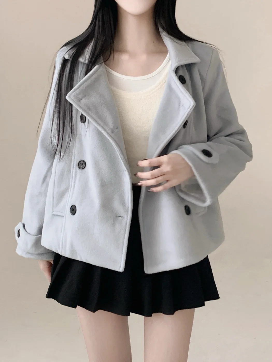 Шикарное осеннее новое ретро-пальто в студенческом стиле из хлопка и шерсти, женское, двубортное, с отложным воротником, в корейском стиле, утепленное
Шикарное осеннее новое ретро-пальто в студенческом стиле из хлопка и шерсти, женское, двубортное, с отложным воротником, в корейском стиле, утепленное