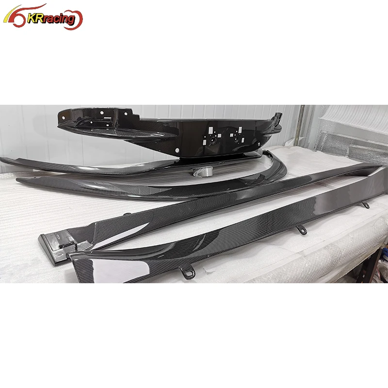 suitable for Dry Carbon Fiber Car Body Kit Front Lip Rear Spoiler Diffuser Aston Martin DB11 Vantage 2019-2021
suitable for Dry Carbon Fiber Car Body Kit Front Lip Rear Spoiler Diffuser Aston Martin DB11 Vantage 2019-2021